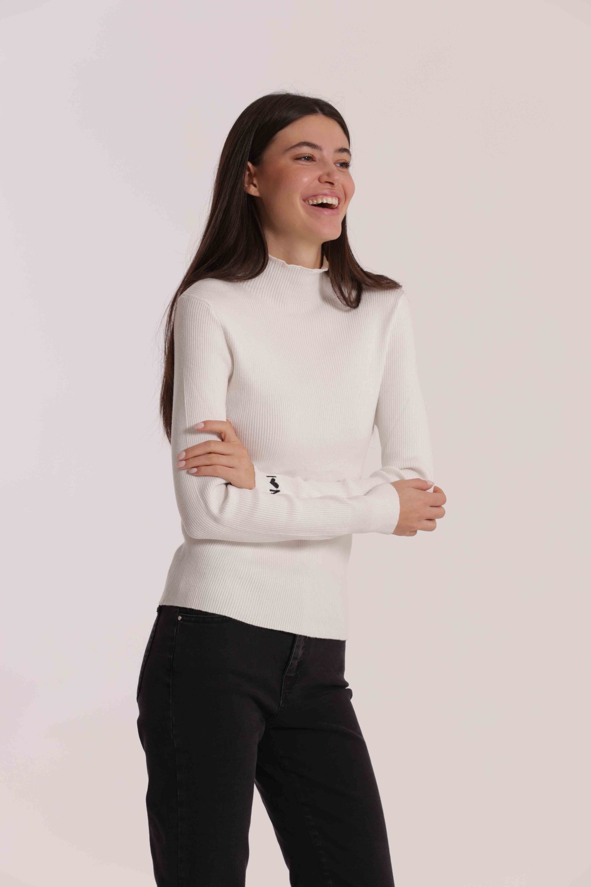 MAGLIA CON LOGO SUL POLSO