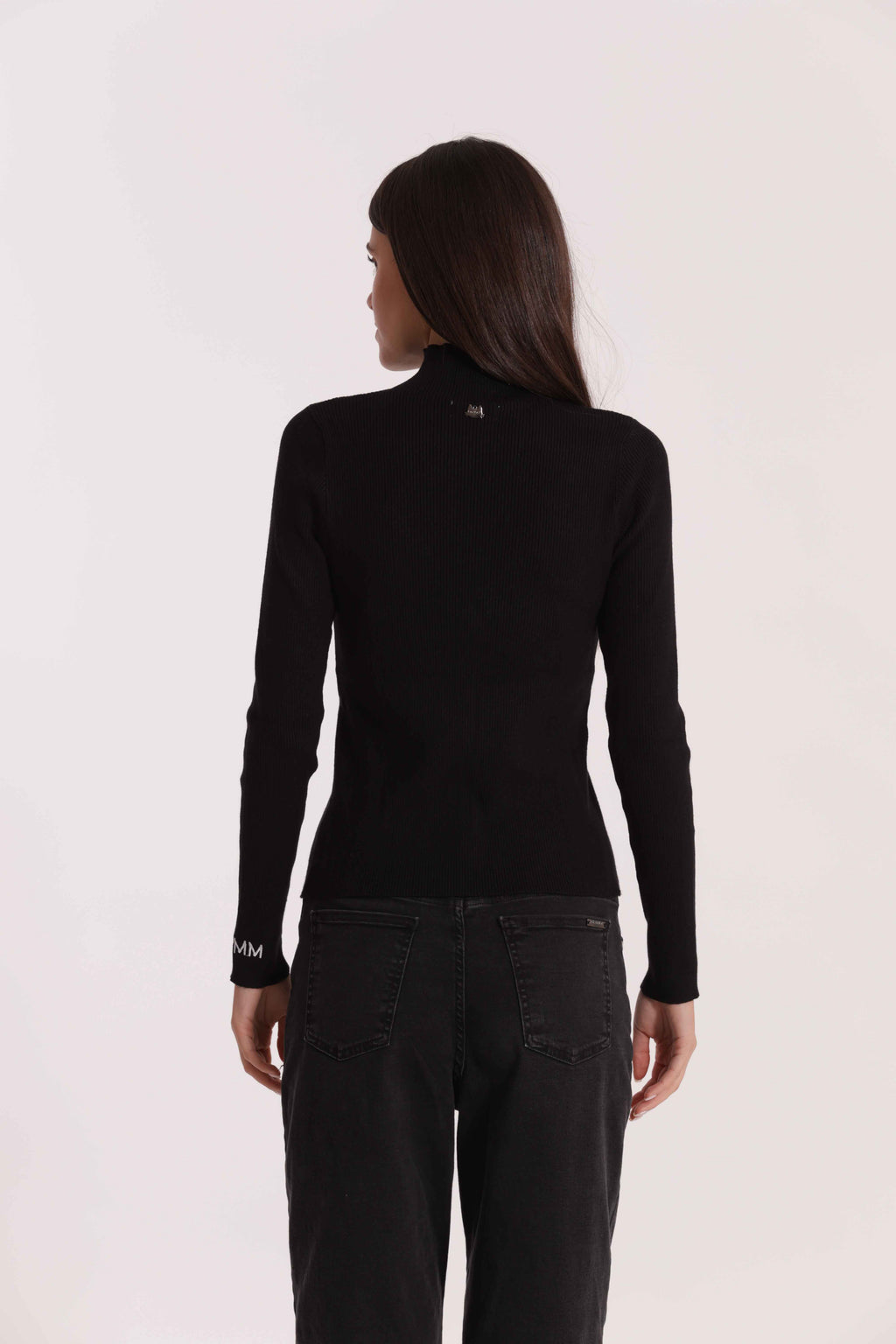 MAGLIA CON LOGO SUL POLSO