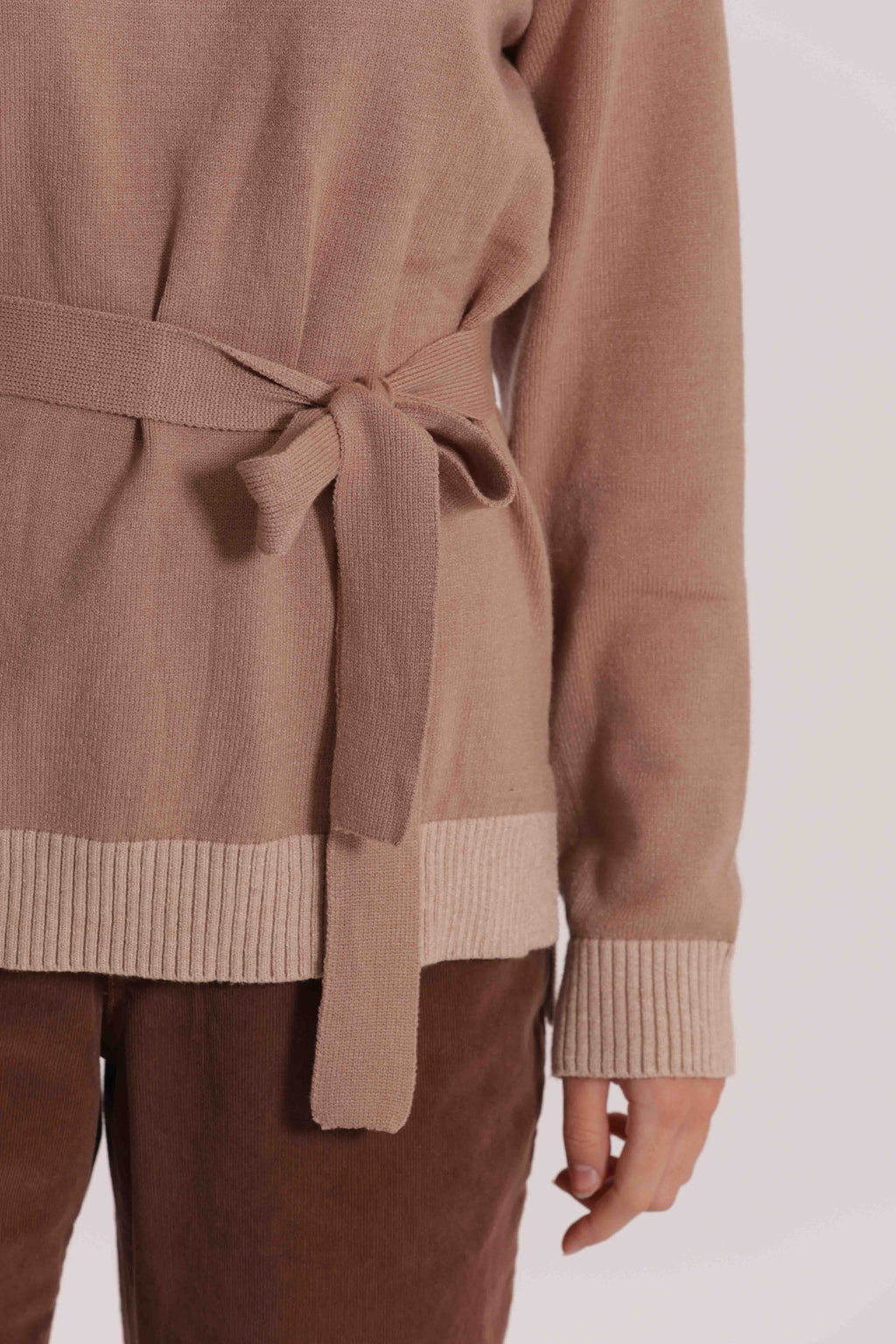 MAGLIA BICOLOR CON CINTURA