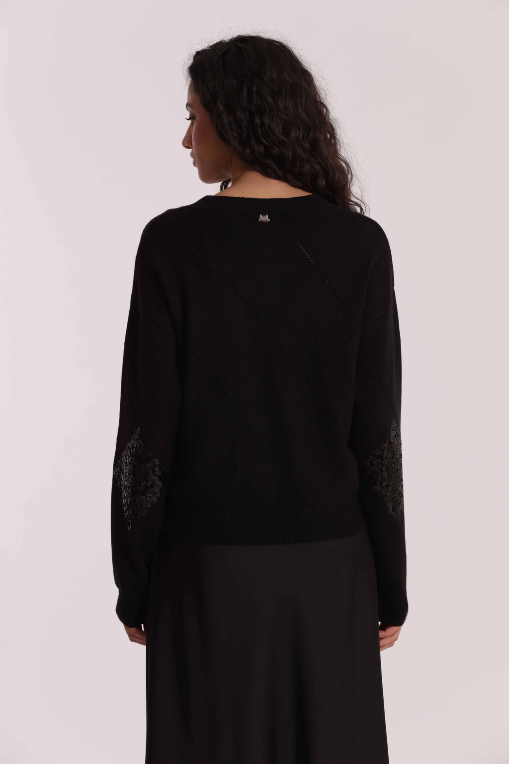 MAGLIA CON ROMBI E PAILLETTES