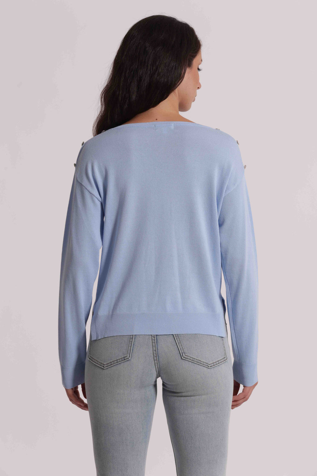 MAGLIA CON BOTTONI SPALLA