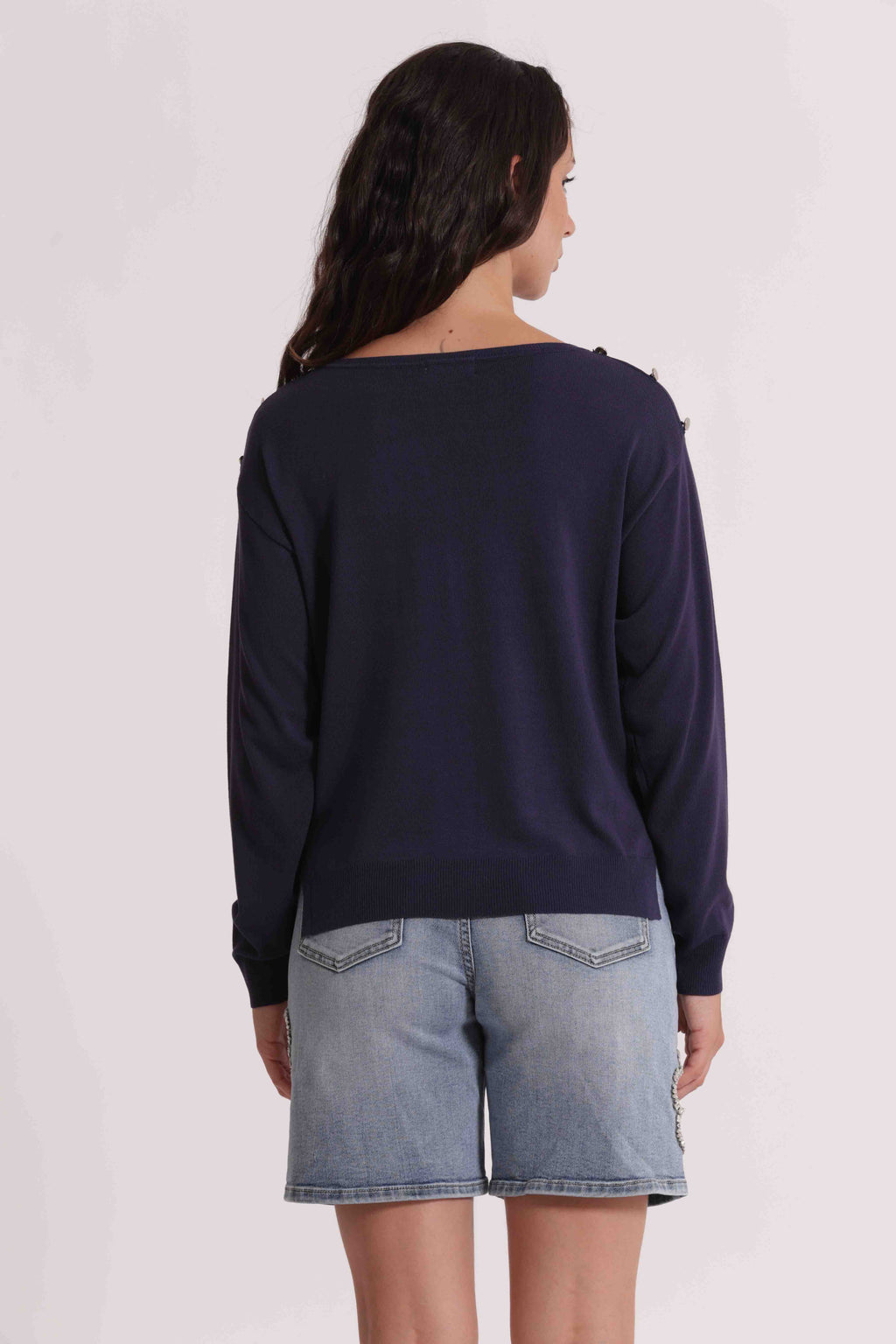 MAGLIA CON BOTTONI SPALLA