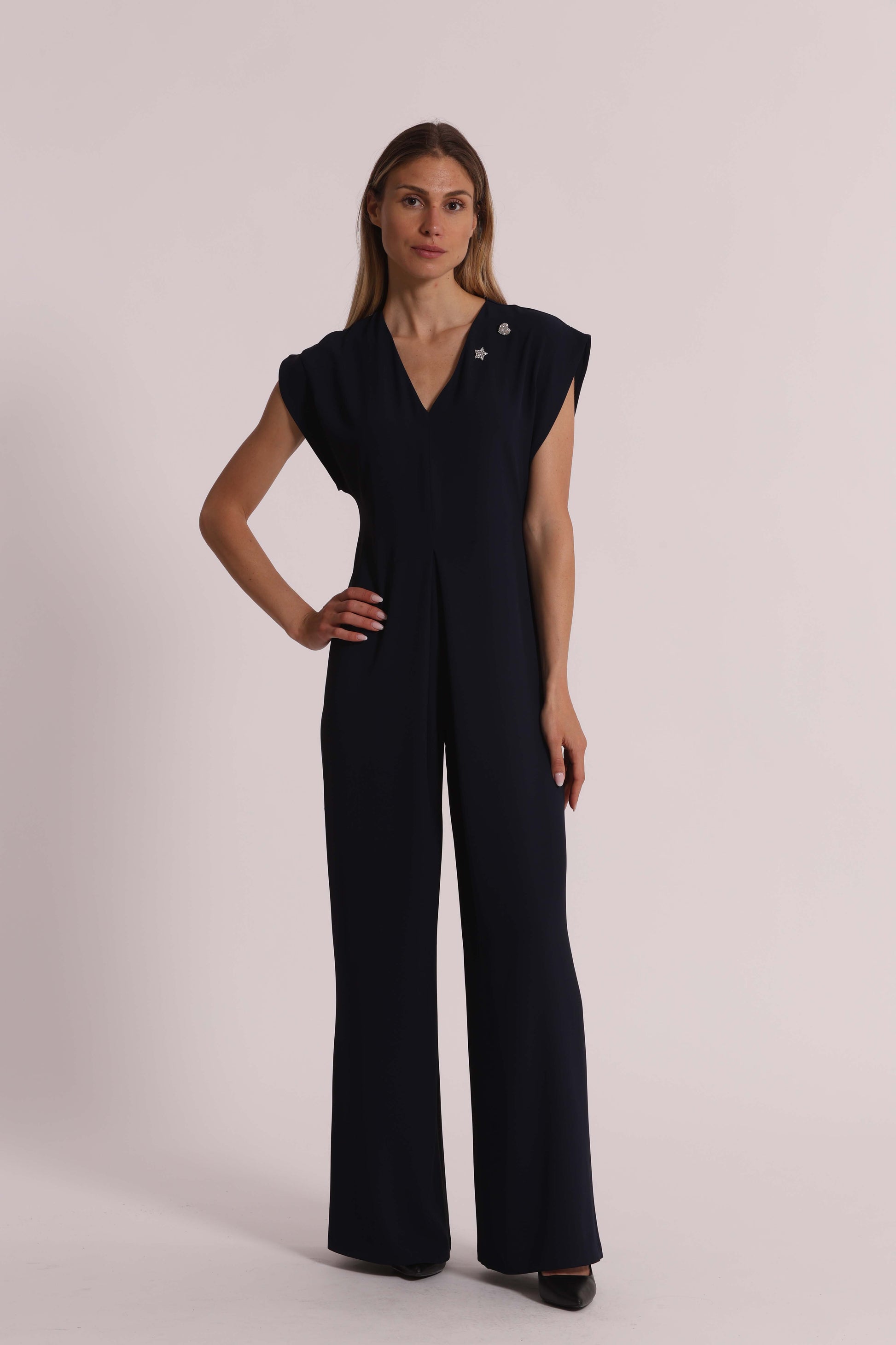 TUTA CON DETTAGLIO GIOIELLO