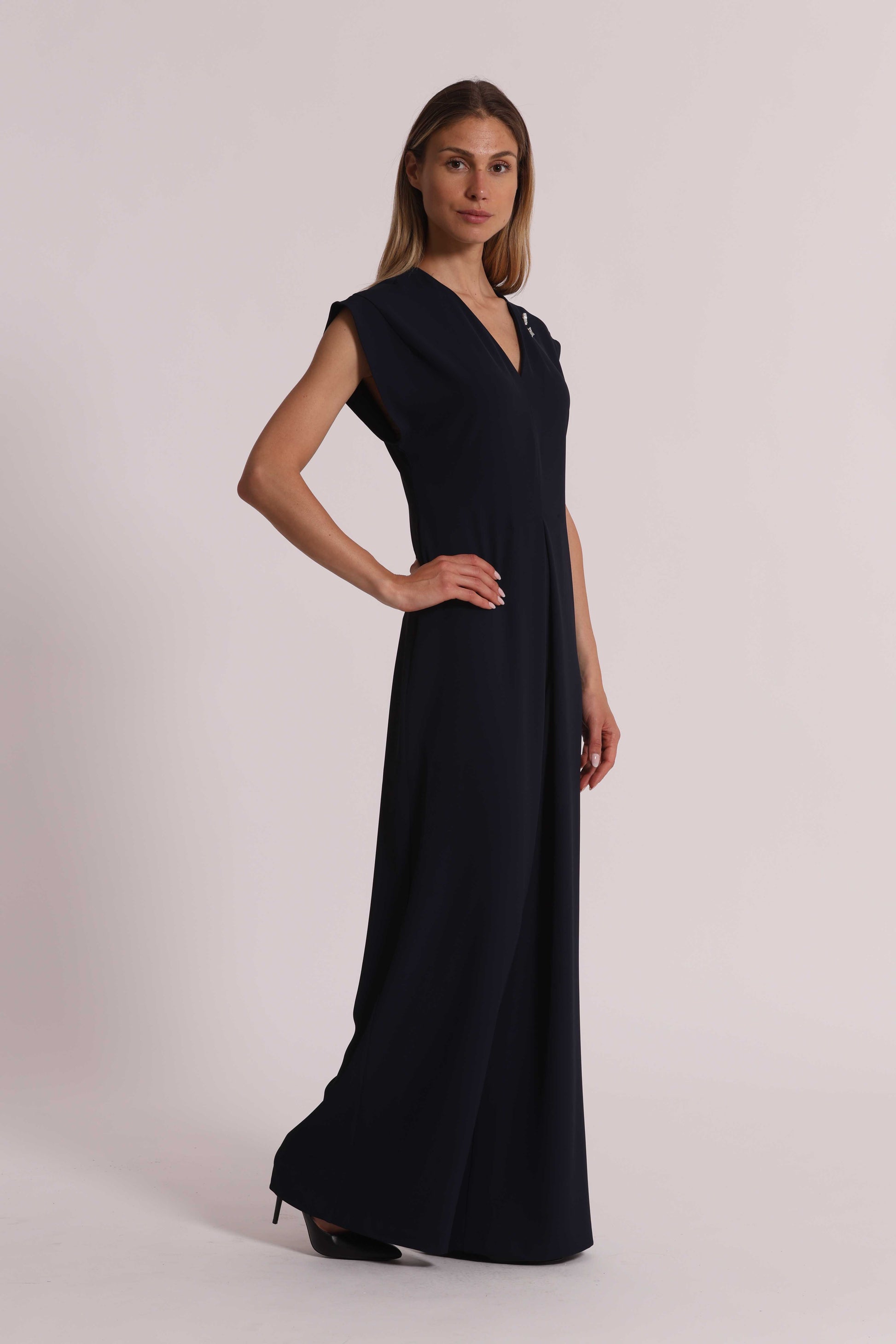 TUTA CON DETTAGLIO GIOIELLO