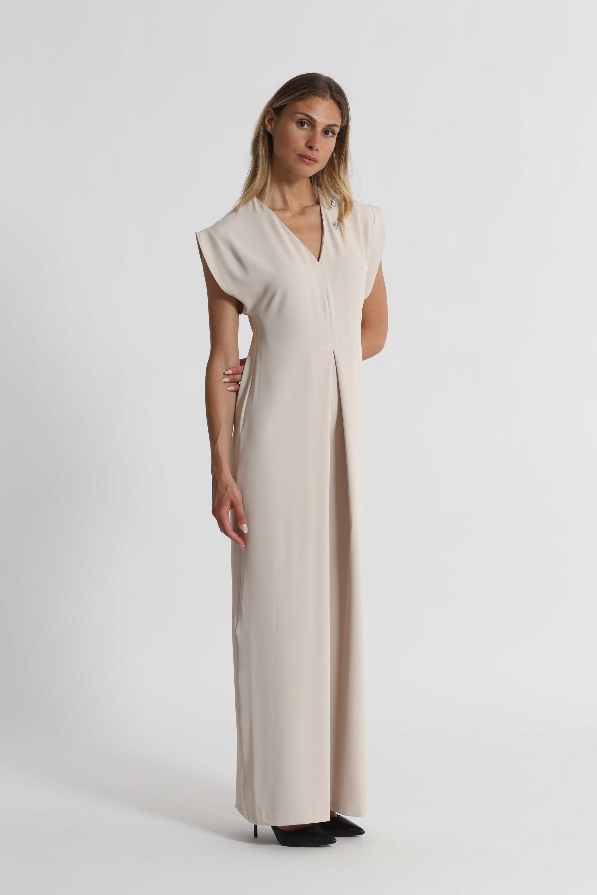 TUTA CON DETTAGLIO GIOIELLO