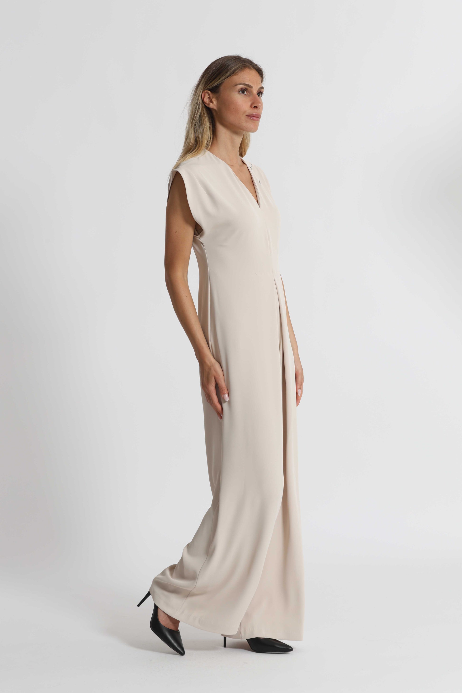 TUTA CON DETTAGLIO GIOIELLO