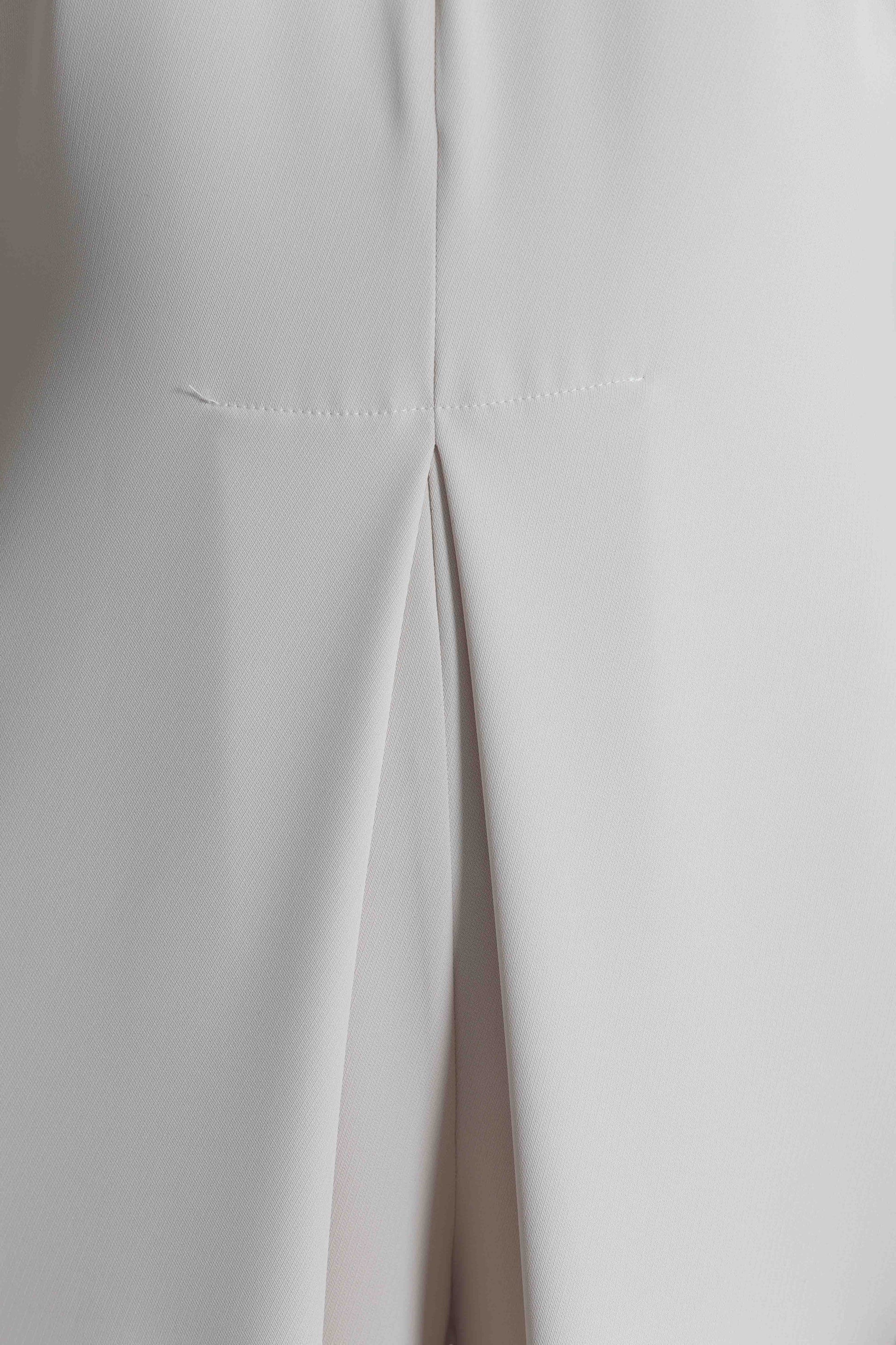 TUTA CON DETTAGLIO GIOIELLO