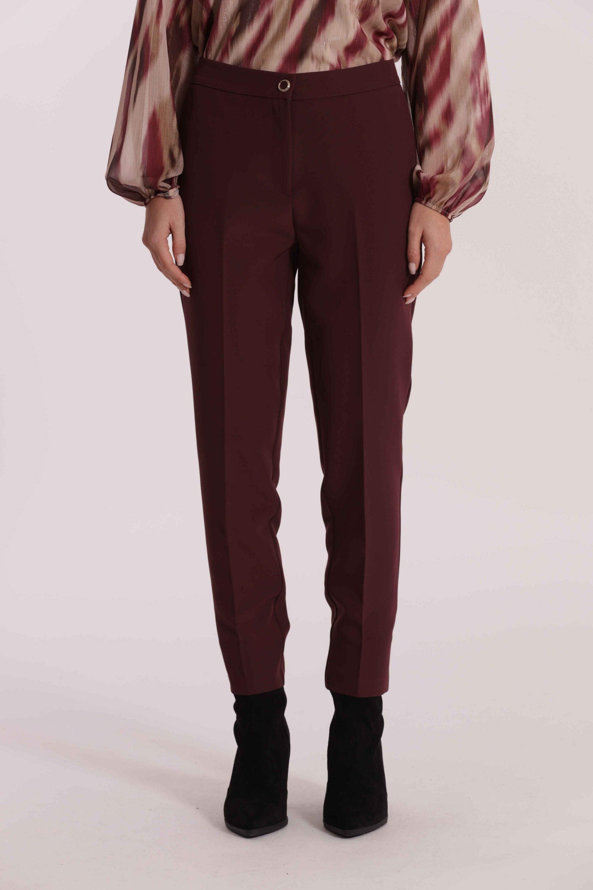 PANTALONE SIGARETTA CON ELASTICO DIETRO