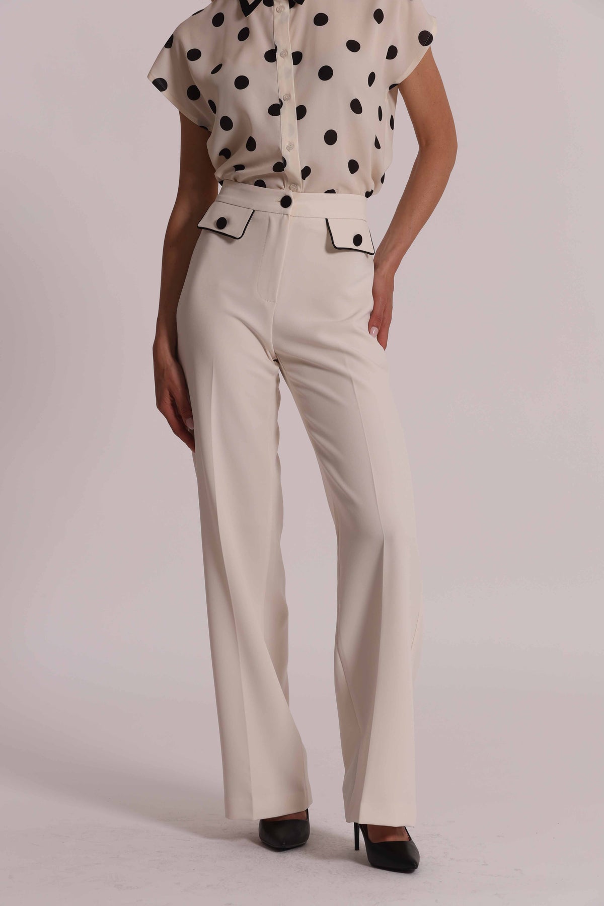 PANTALONI BORDI A CONTRASTO