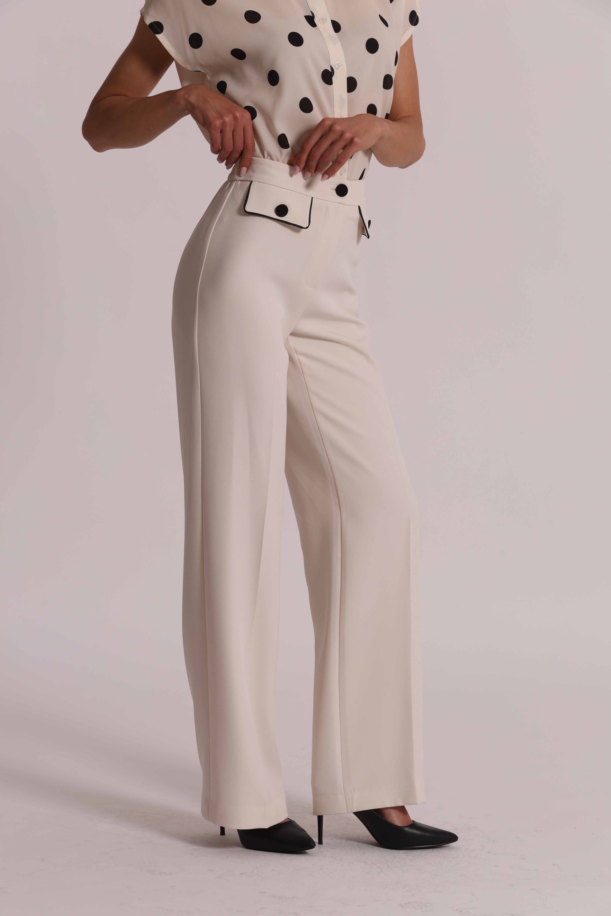 PANTALONI BORDI A CONTRASTO