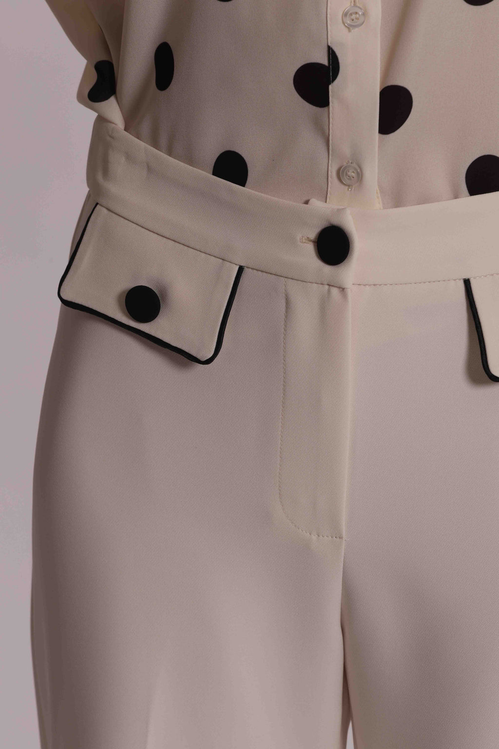 PANTALONI BORDI A CONTRASTO