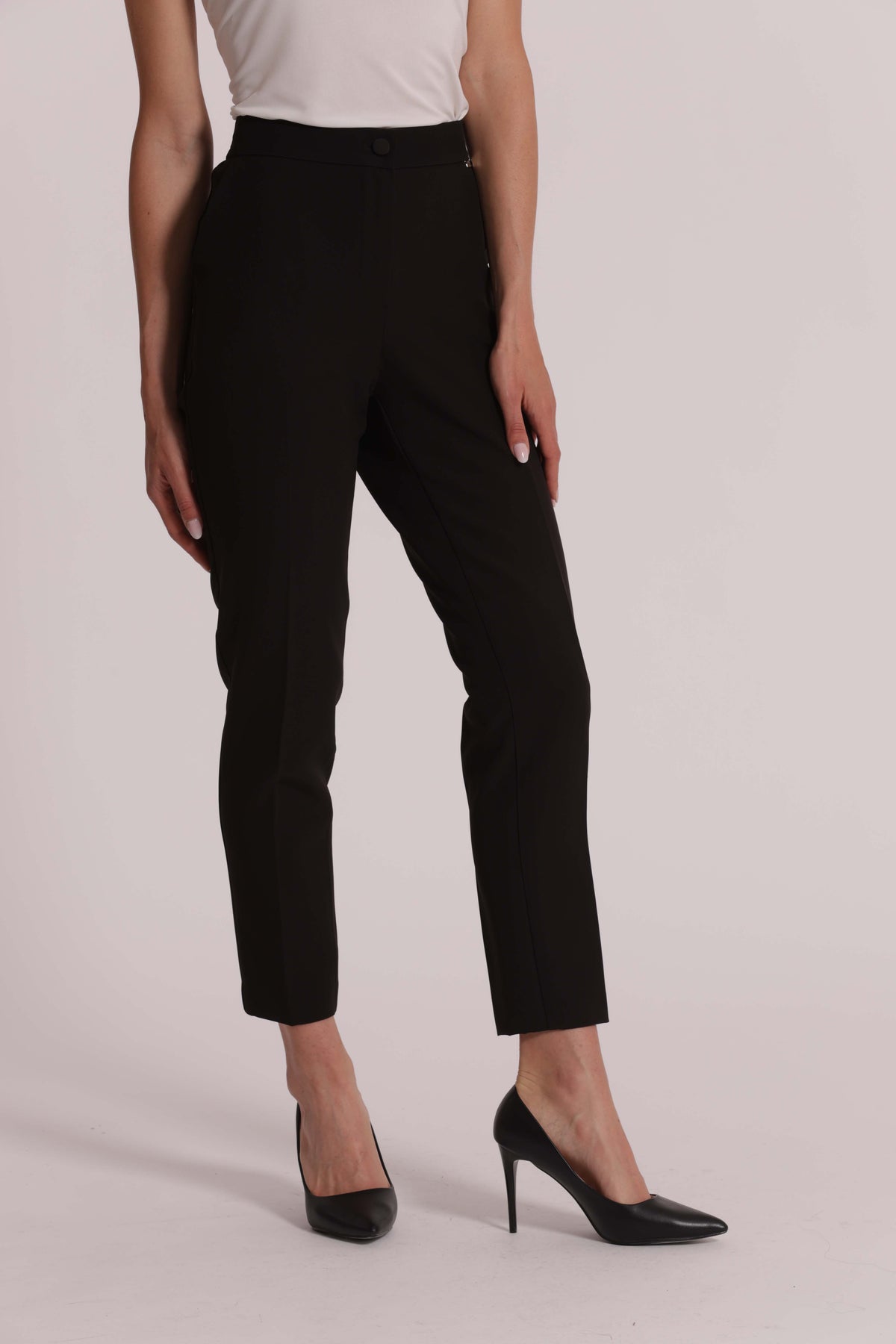PANTALONE SIGARETTA CON ELASTICO DIETRO