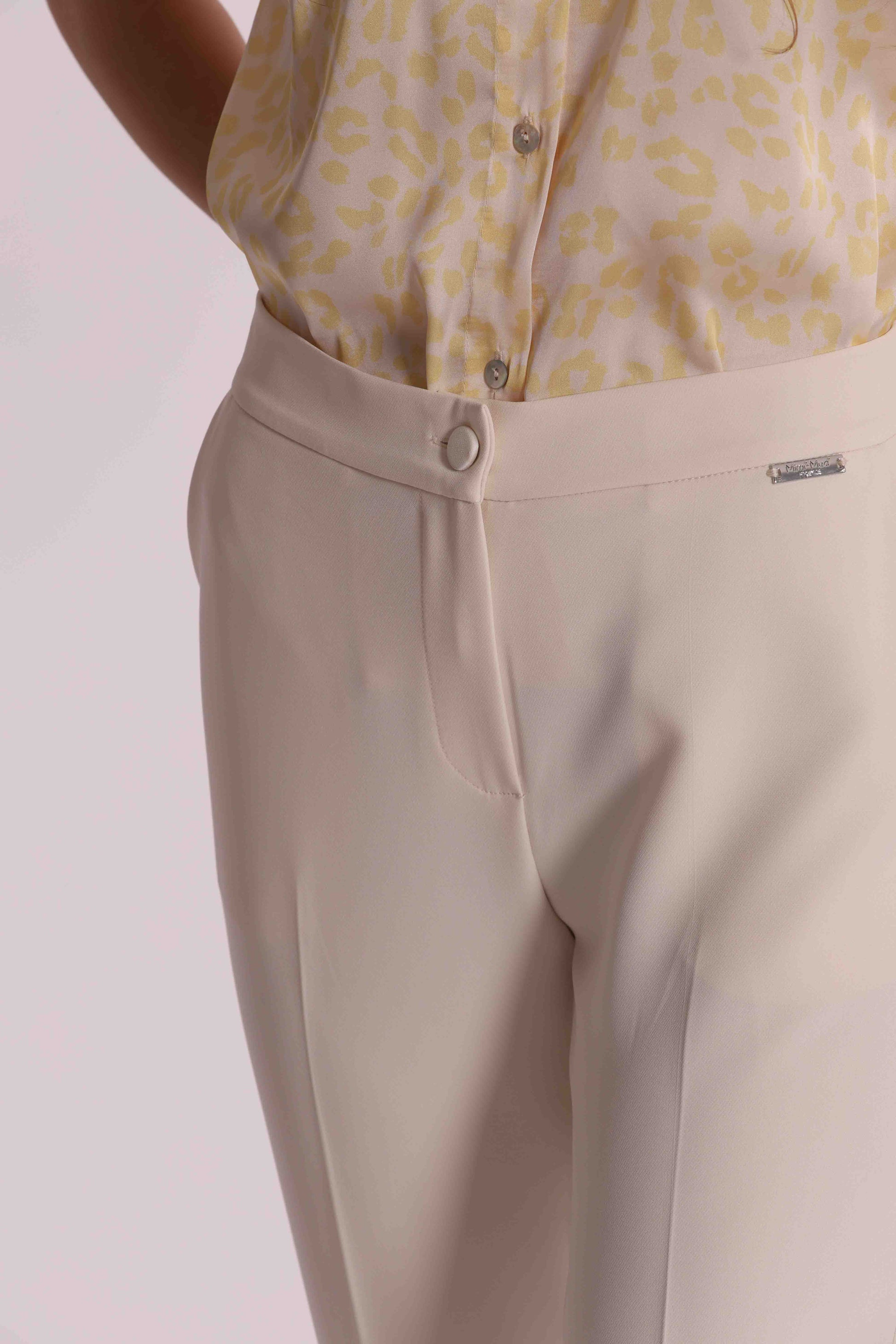 PANTALONE SIGARETTA CON ELASTICO DIETRO