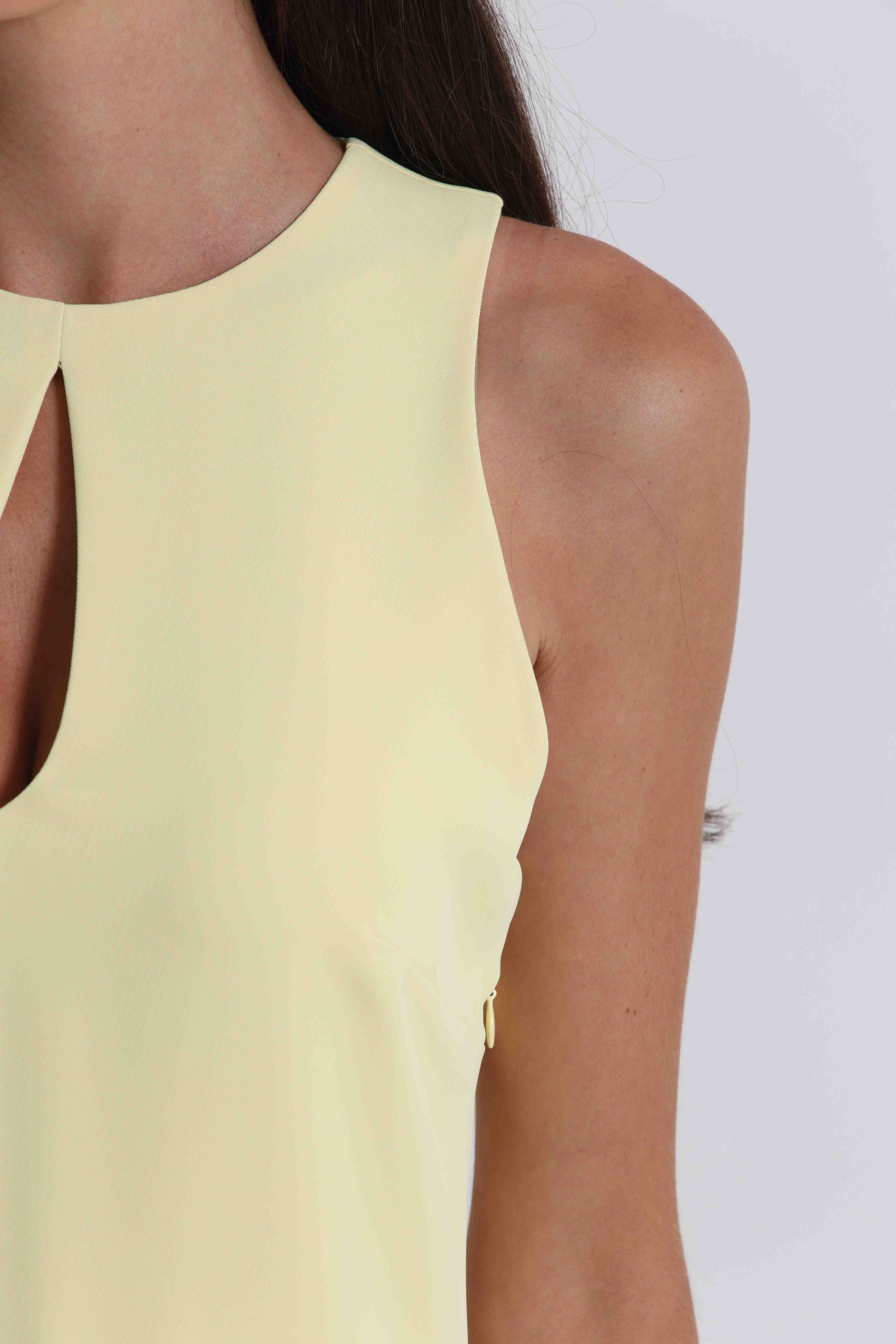 ABITO MIDI CON SCOLLO A GOCCIA