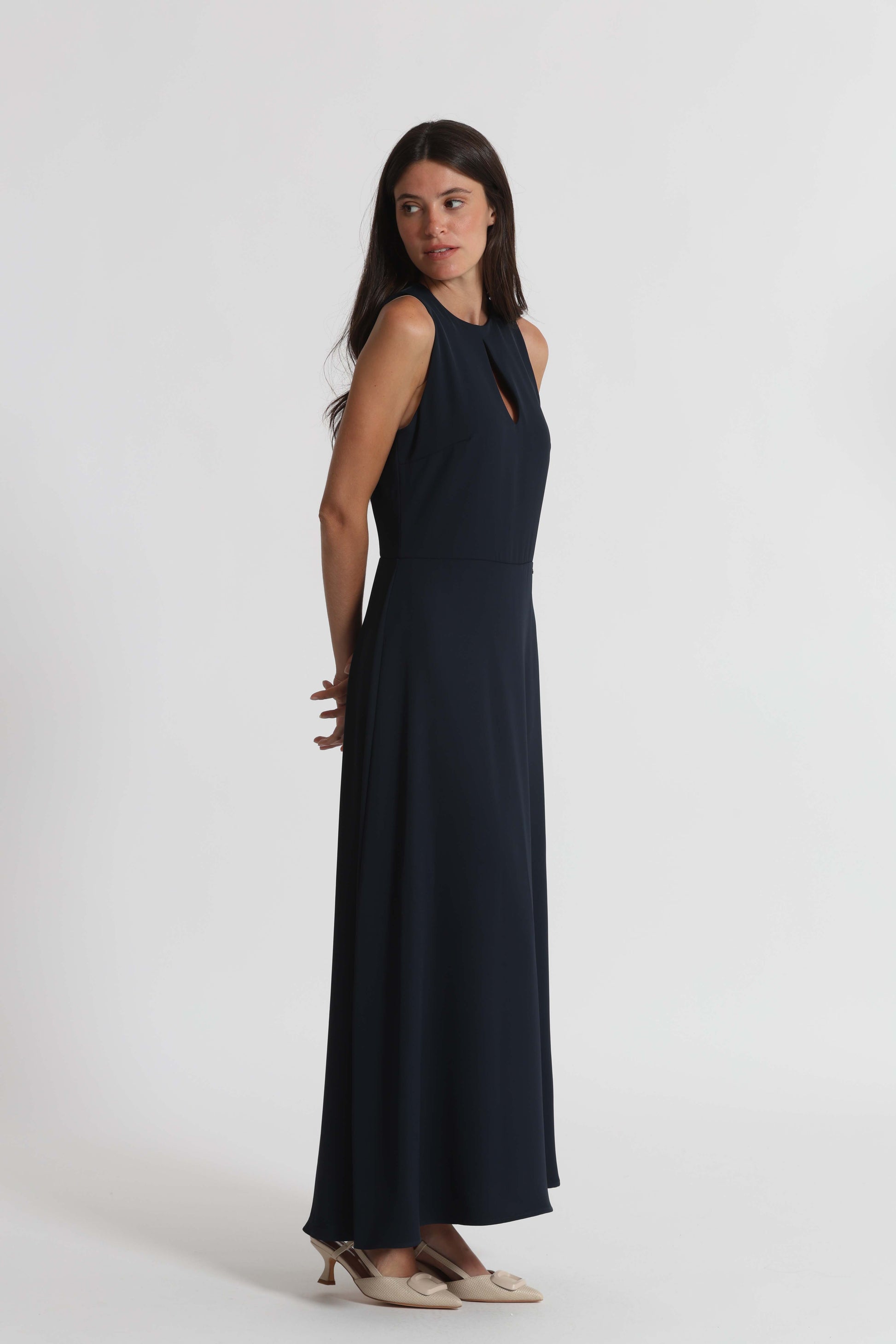 ABITO MIDI CON SCOLLO A GOCCIA