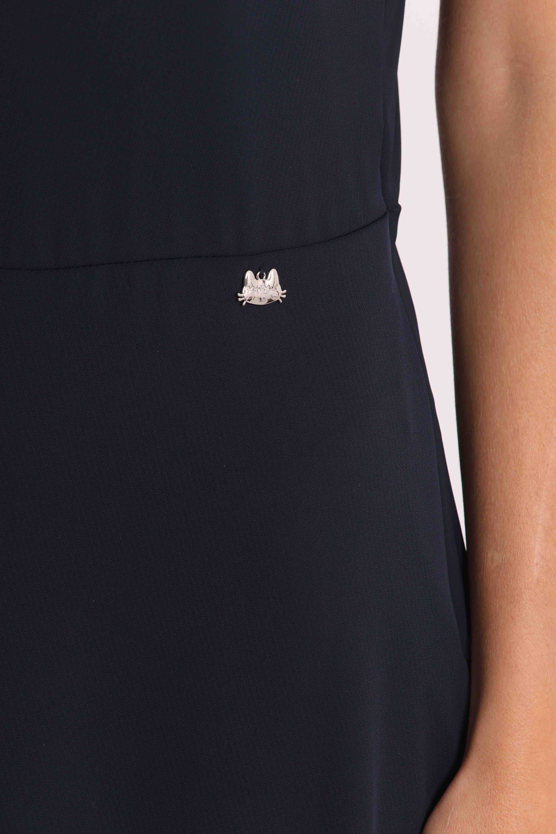 ABITO MIDI CON SCOLLO A GOCCIA