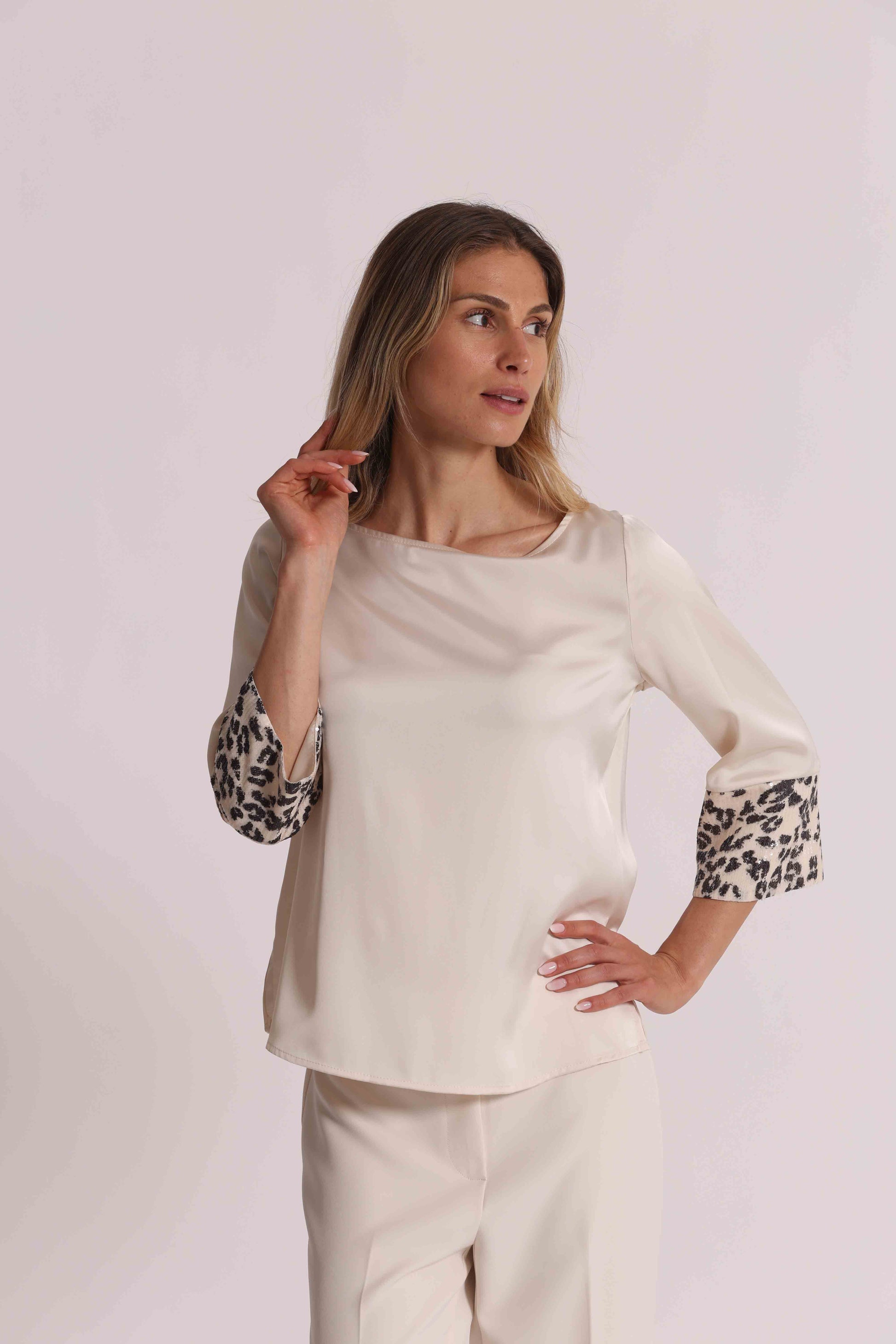 BLUSA RASO RICAMATA