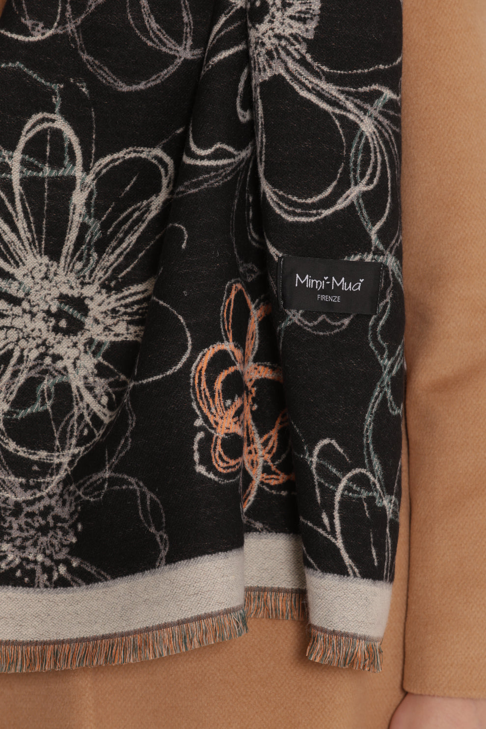 SCIARPA CON DISEGNO FIORI