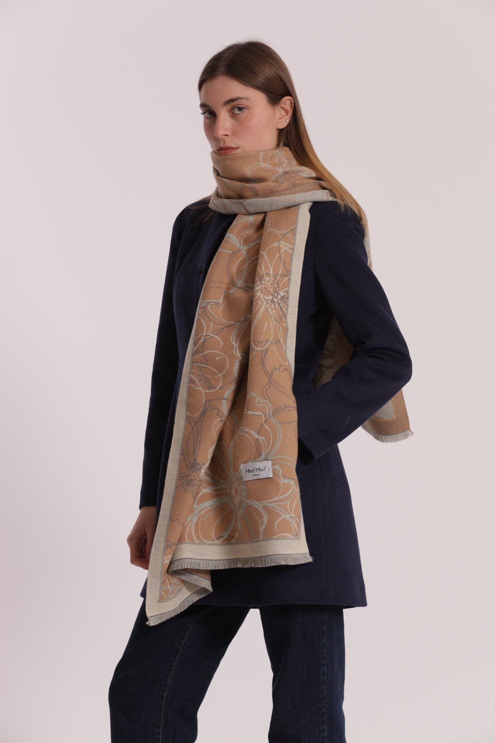 SCIARPA CON DISEGNO FIORI