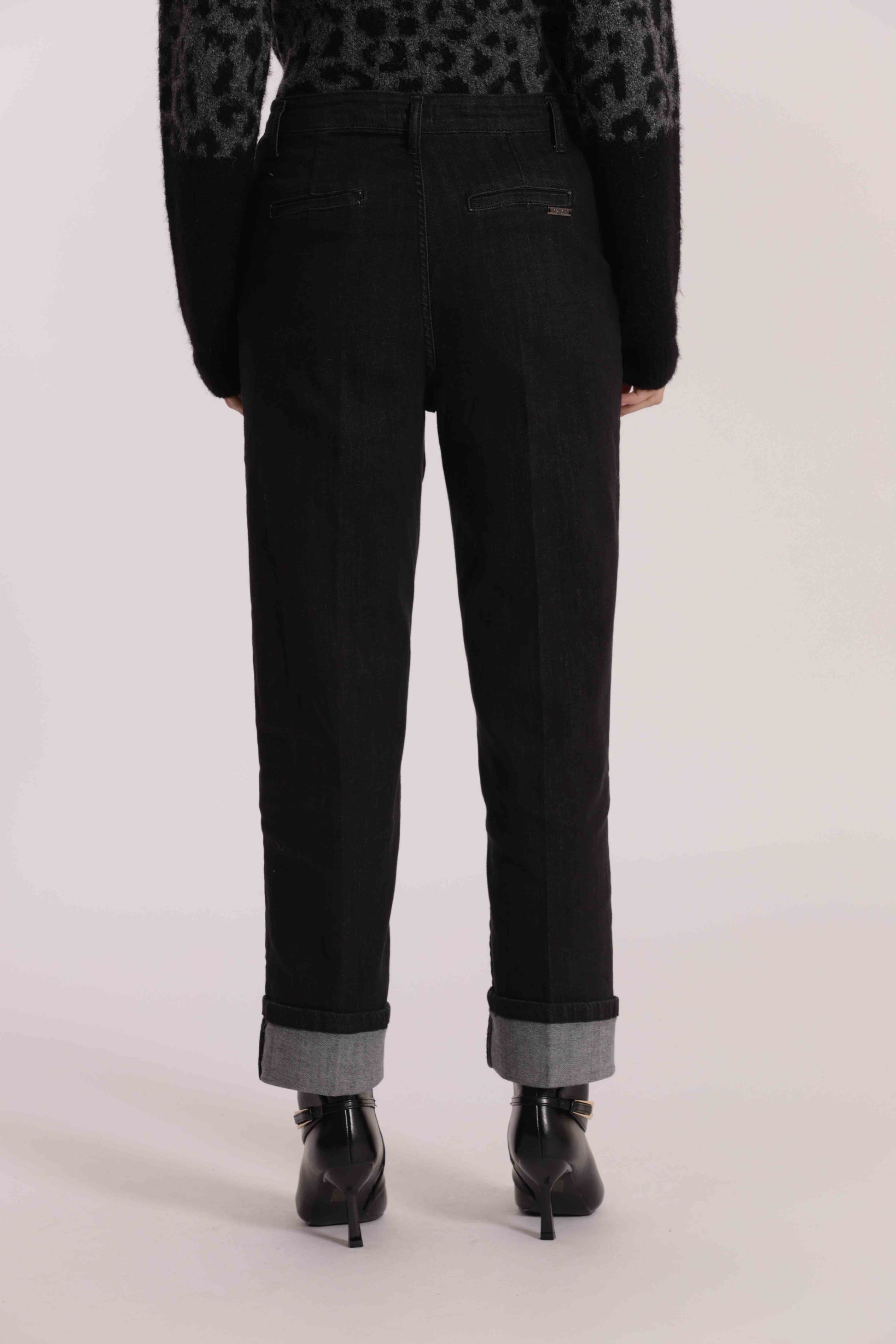 JEANS WIDE LEG CON RISVOLTO