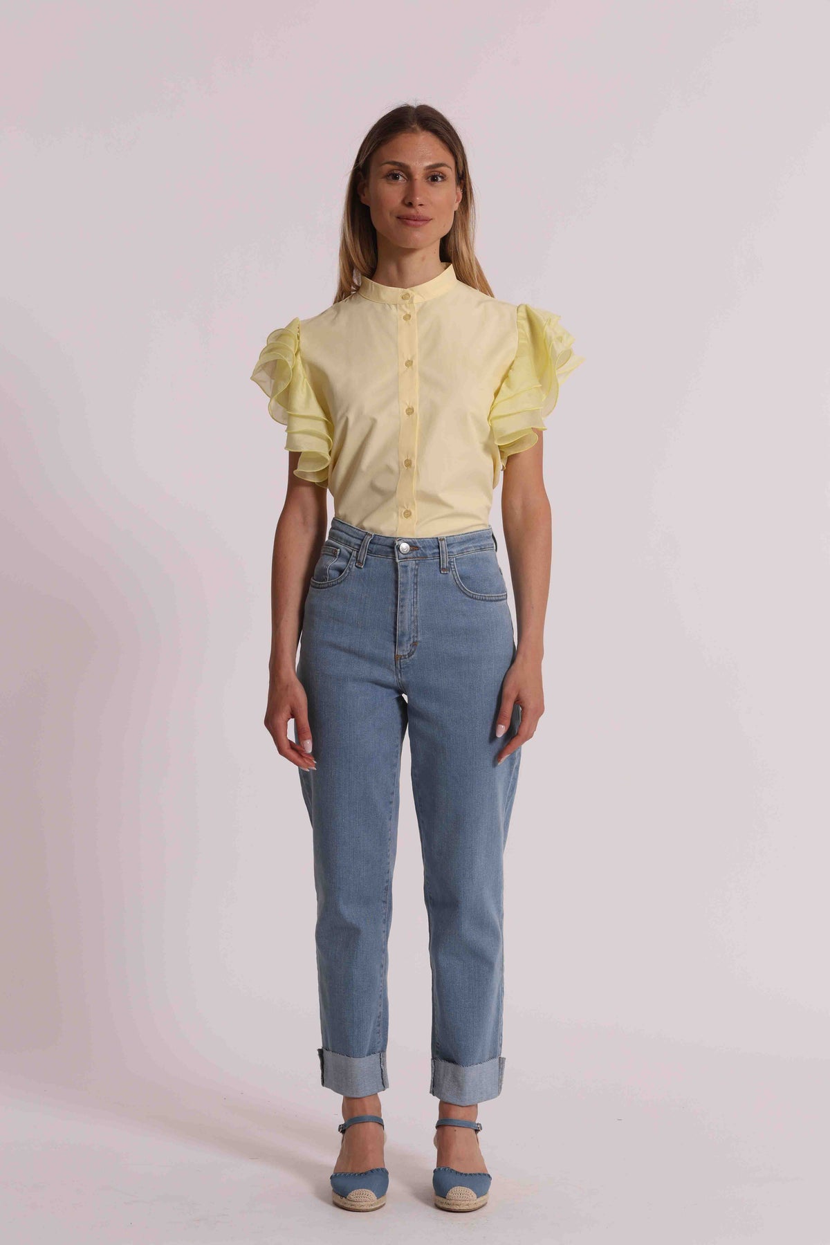 JEANS CON RISVOLTO