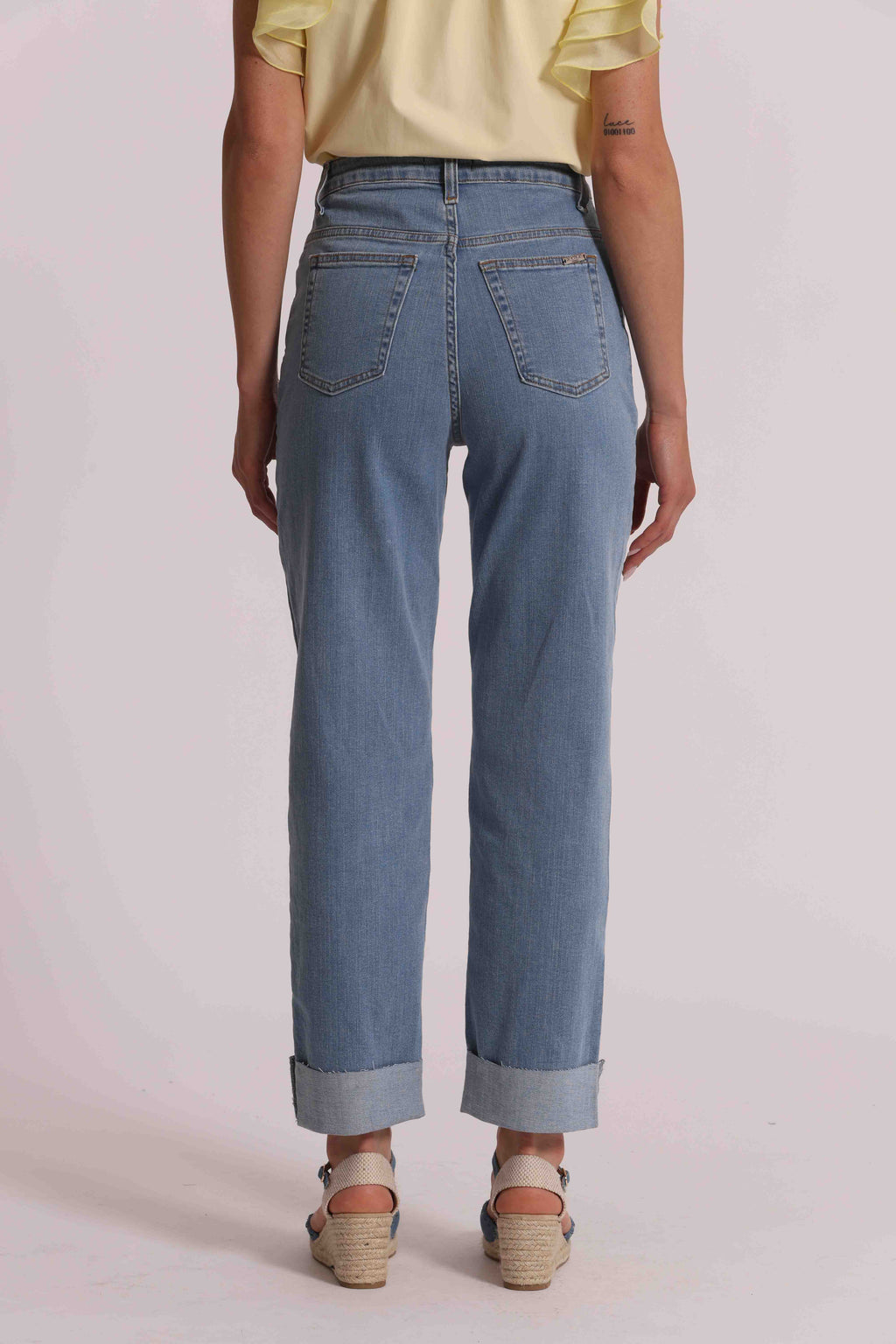 JEANS CON RISVOLTO