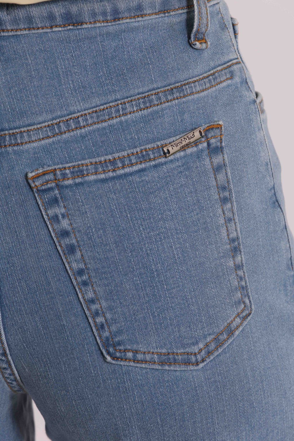 JEANS CON RISVOLTO