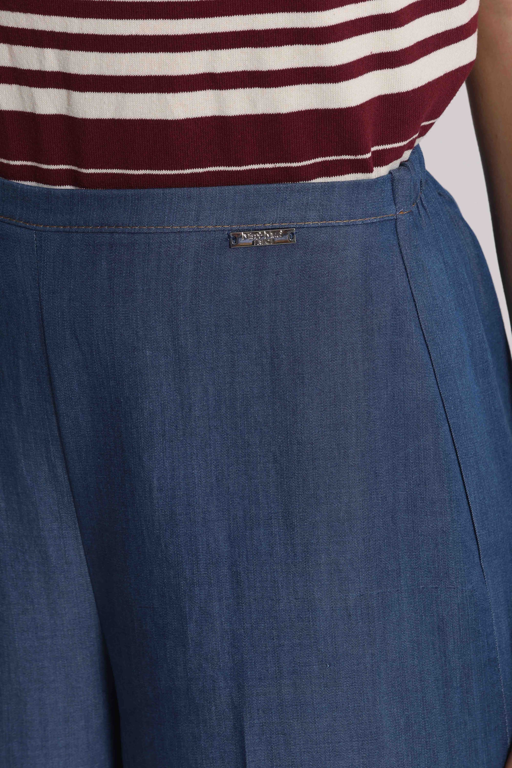 JEANS LEGGERO IN CHAMBRAY