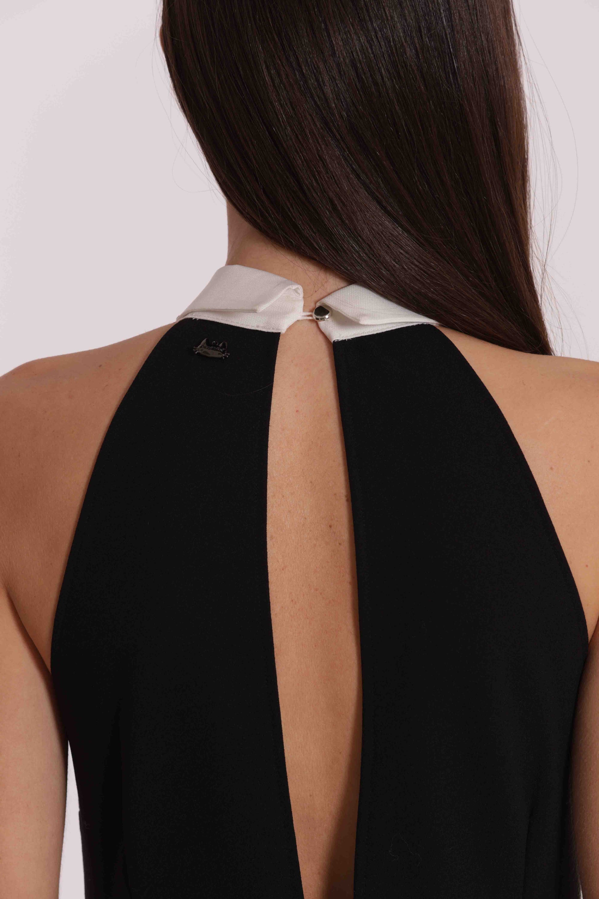 TUTA CON COLLETTO STRASS