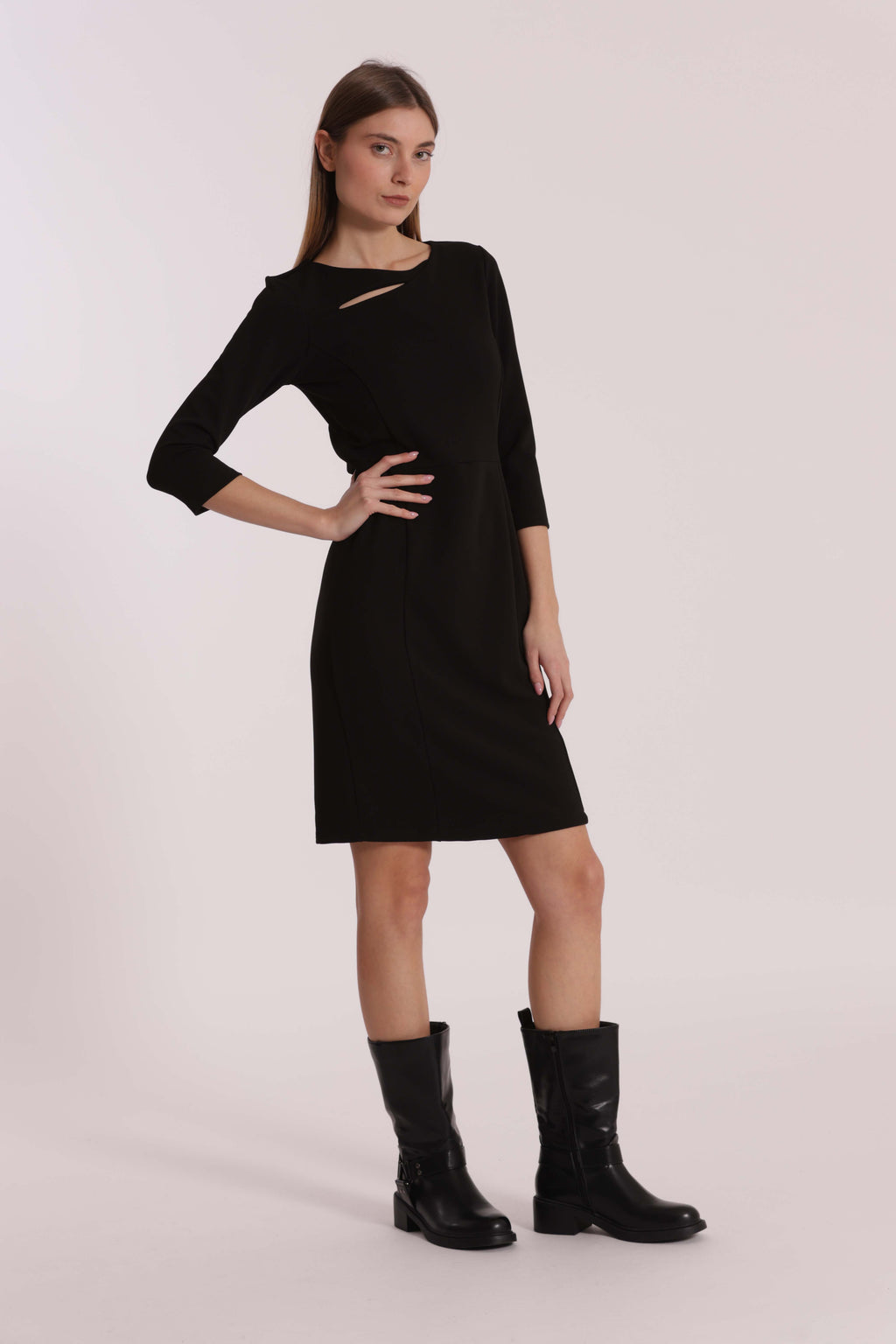 ABITO TUBINO CON MOTIVO SPALLA