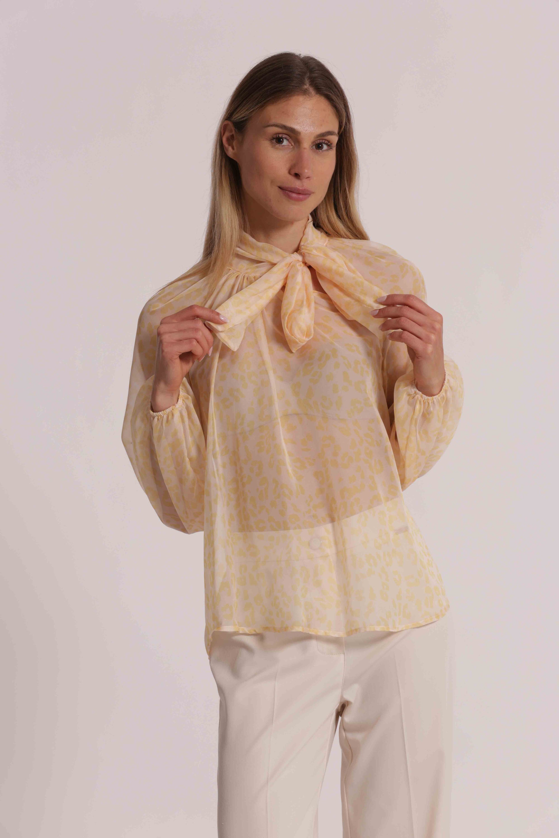 CAMICIA ANIMALIER CON FIOCCO