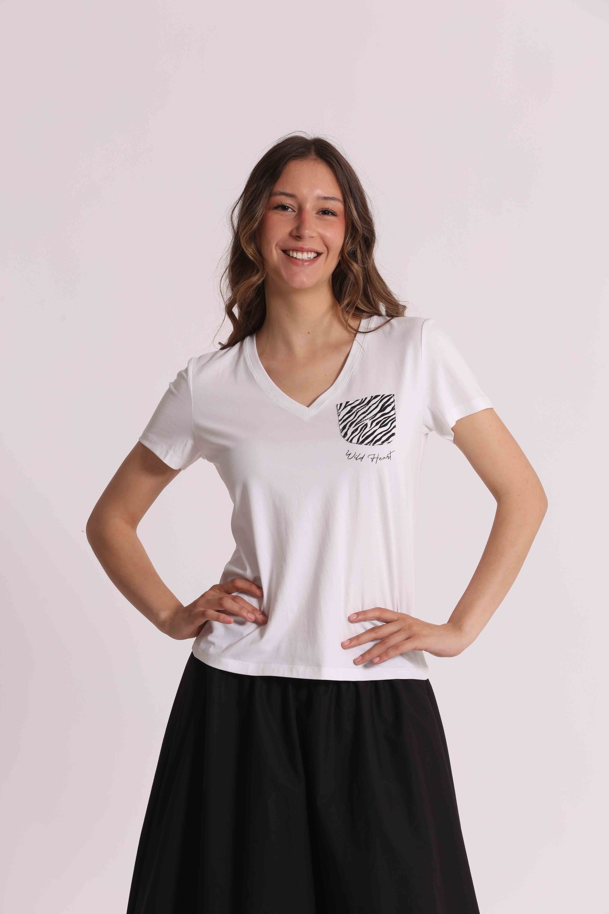 T-SHIRT SCOLLO V TASCHINO ZEBRATO