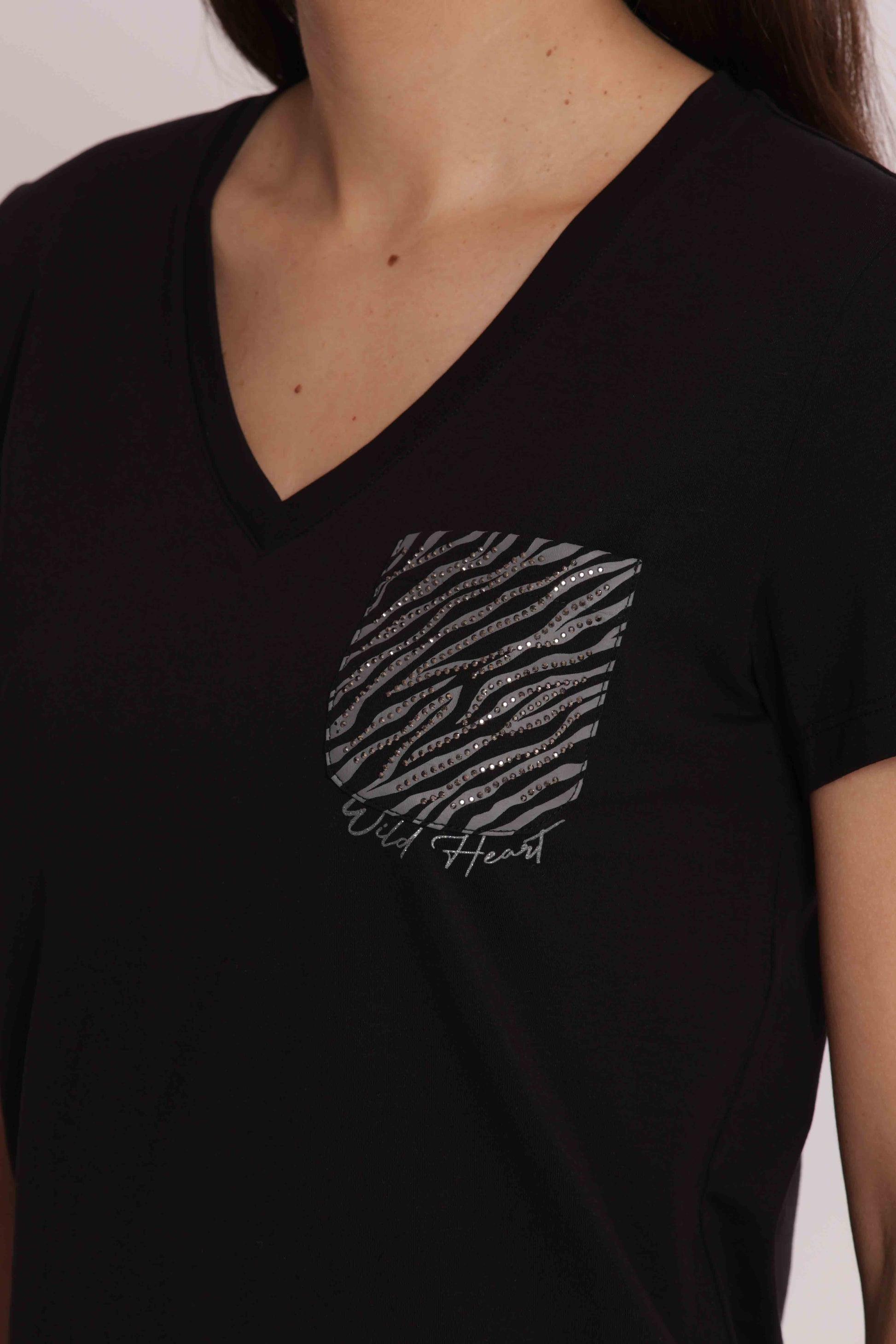 T-SHIRT SCOLLO V TASCHINO ZEBRATO