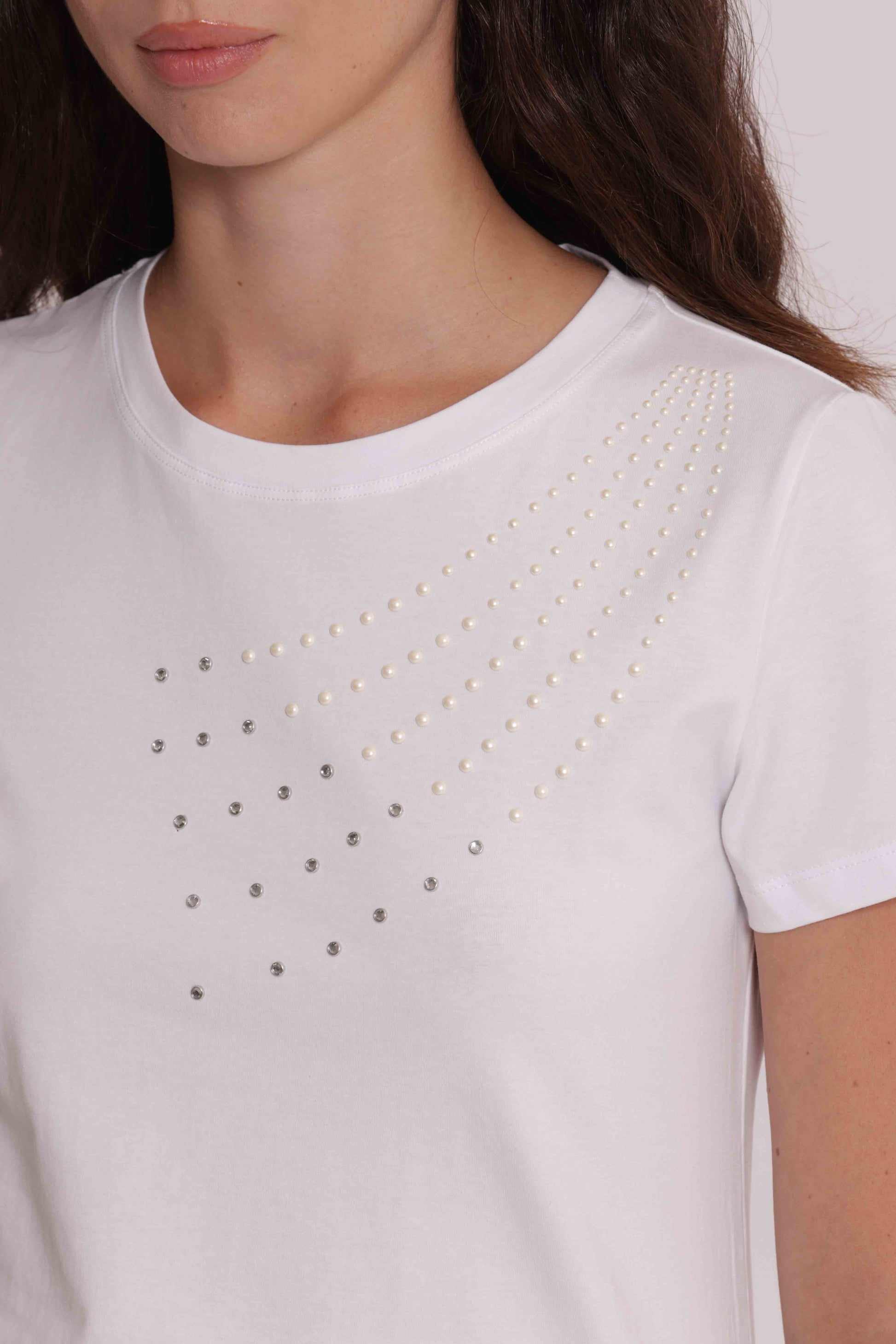 T-SHIRT CON BORCHIETTE