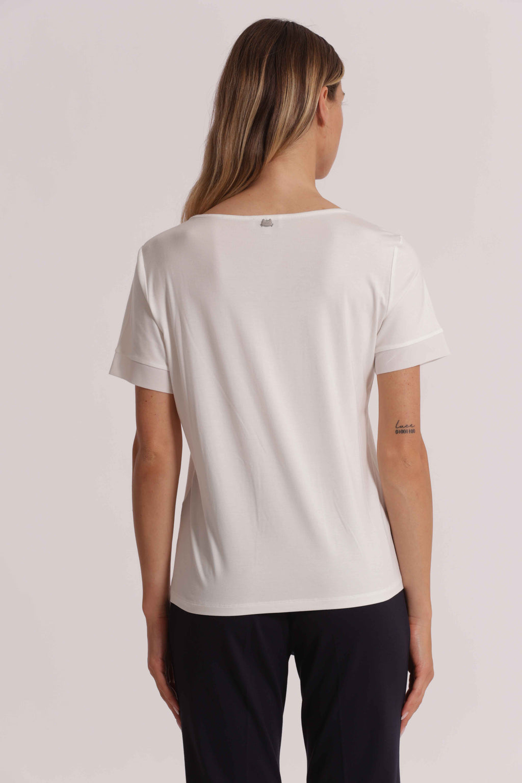 T-SHIRT SCOLLO V DETTAGLI GEORGETTE