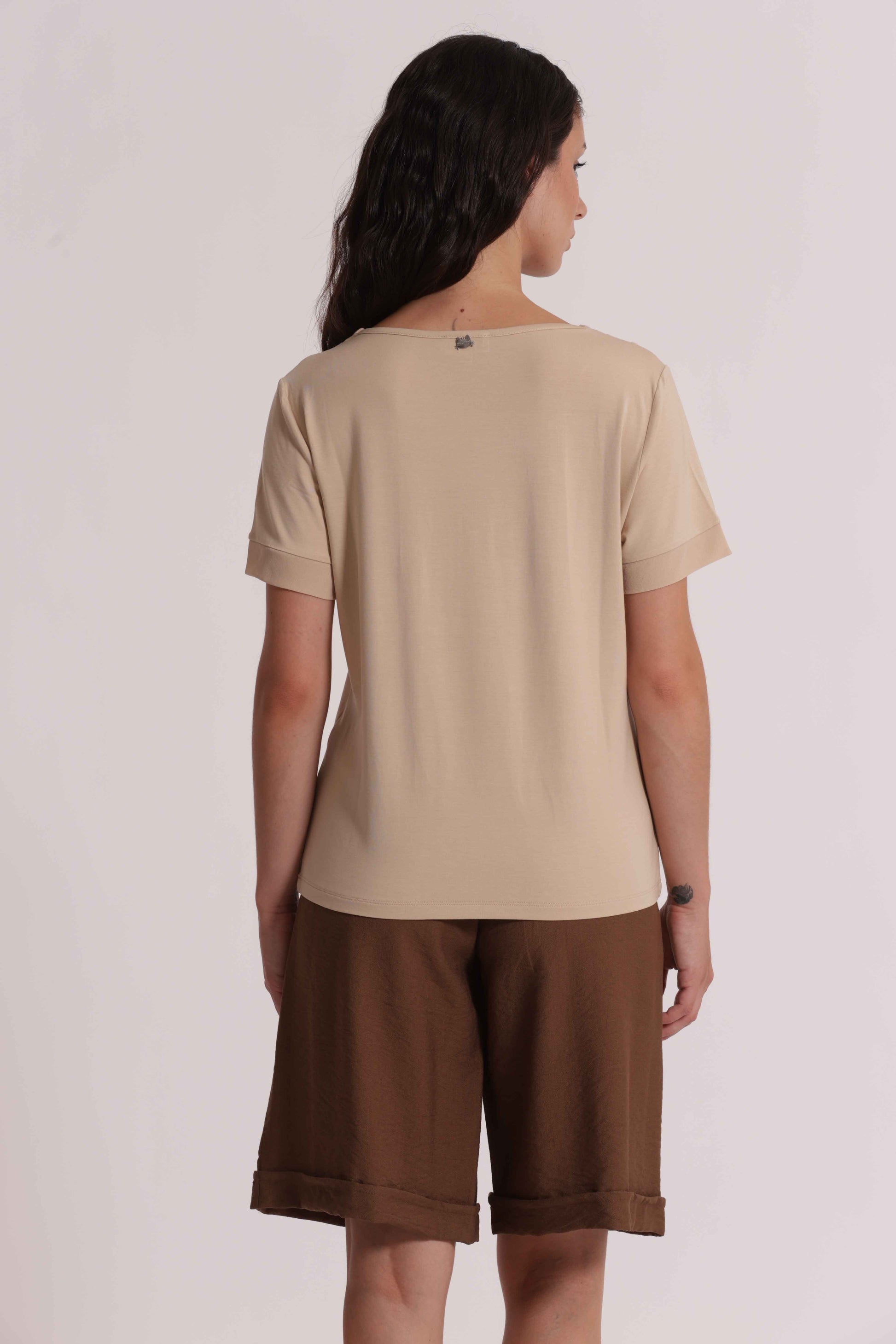 T-SHIRT SCOLLO V DETTAGLI GEORGETTE