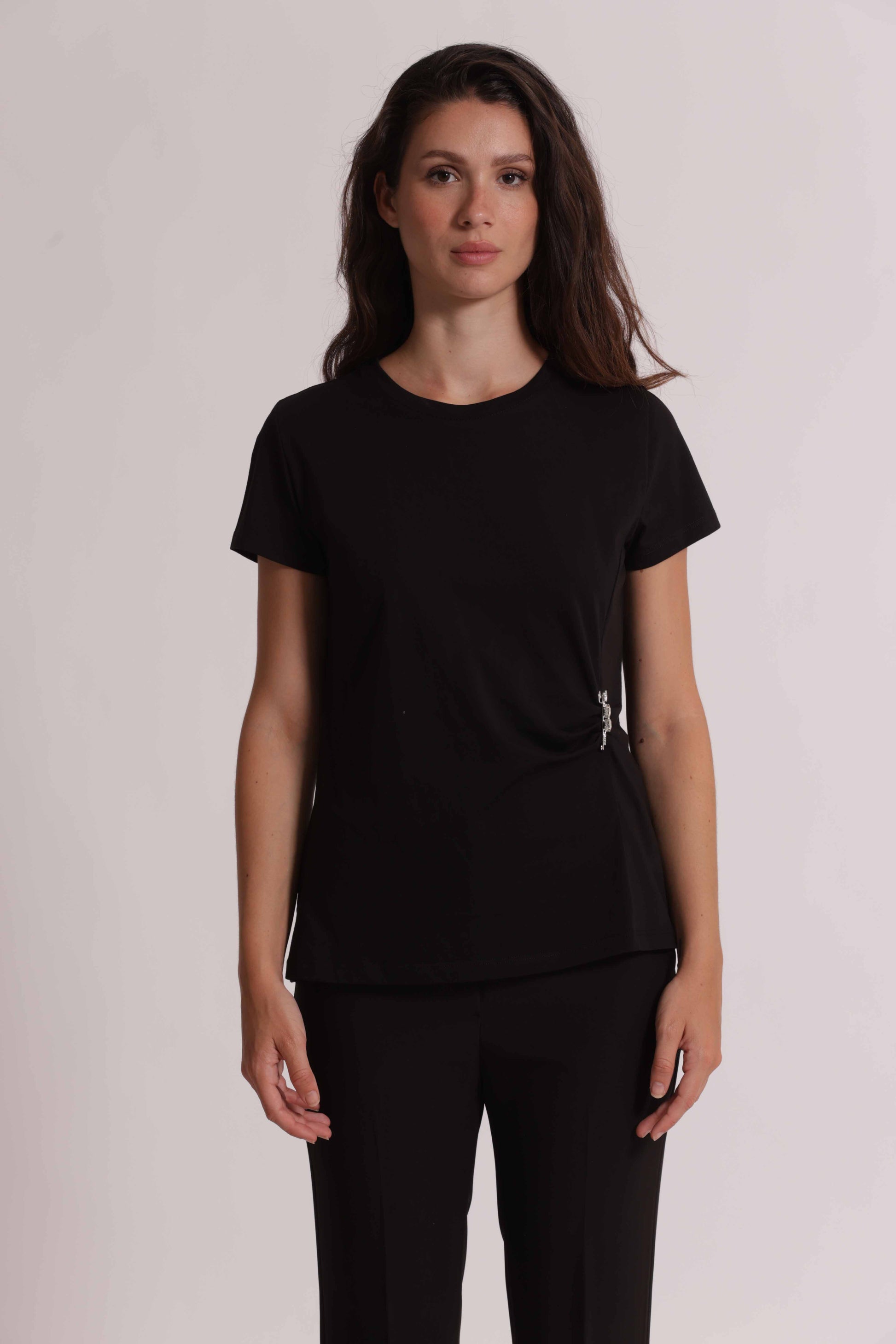 T-SHIRT CON SPILLA STRASS