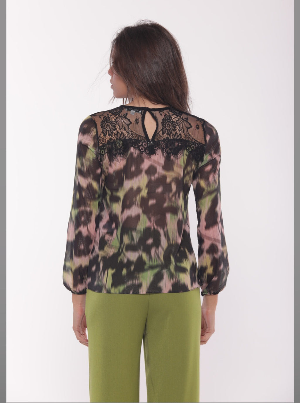 BLUSA CHIFFON CON PIZZO