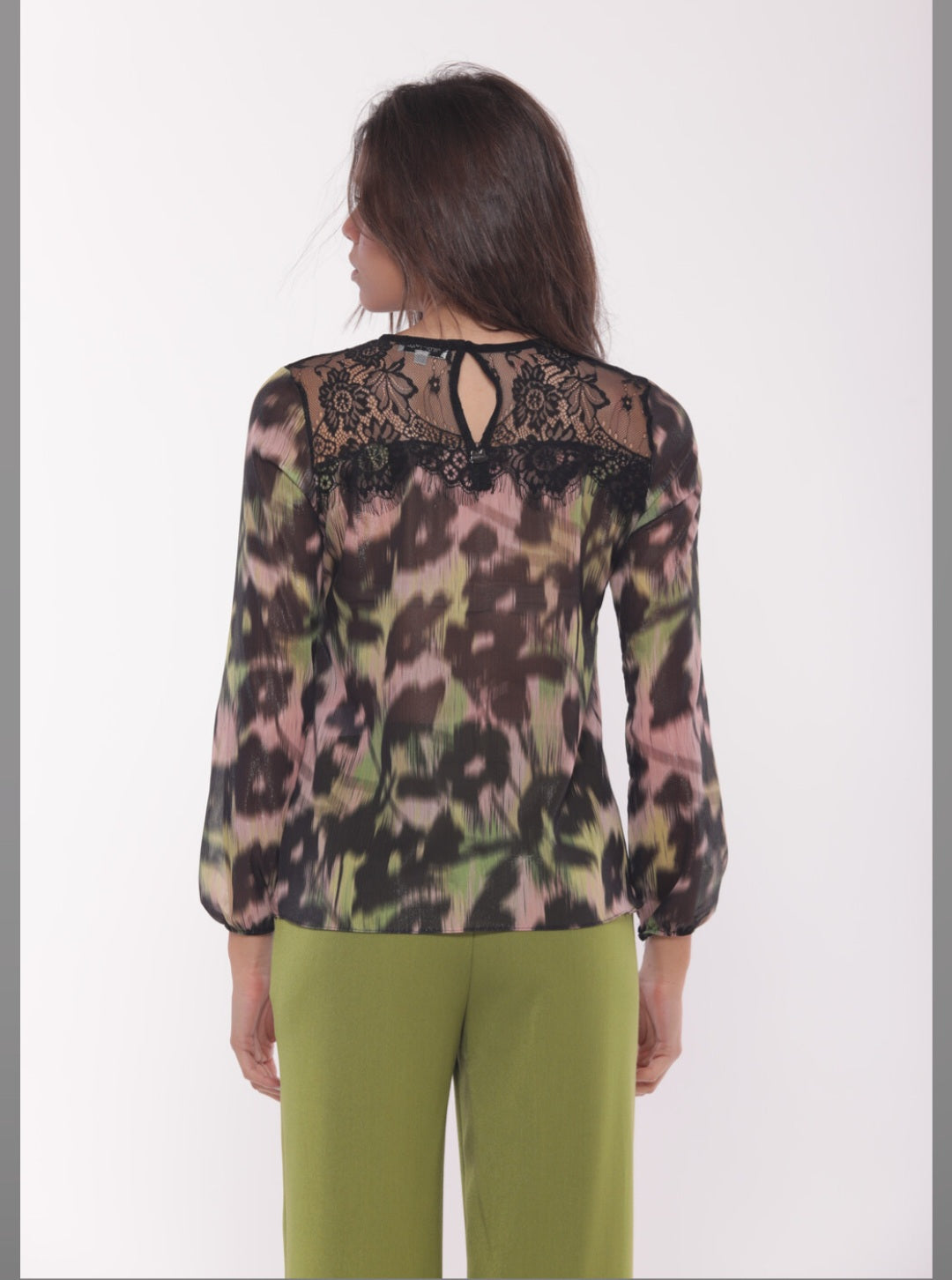 BLUSA CHIFFON CON PIZZO