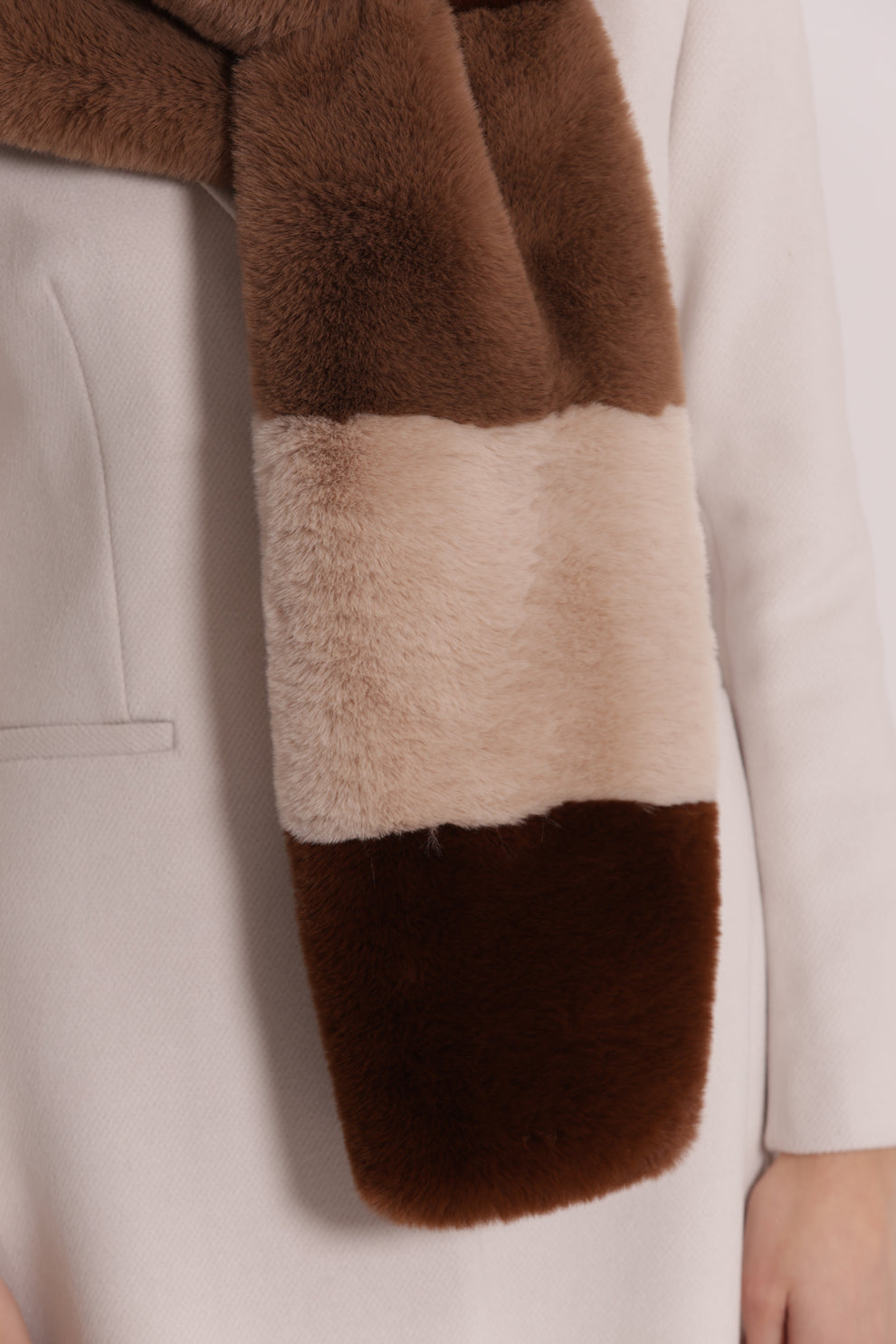 GIROCOLLO EFFETTO PELLICCIA