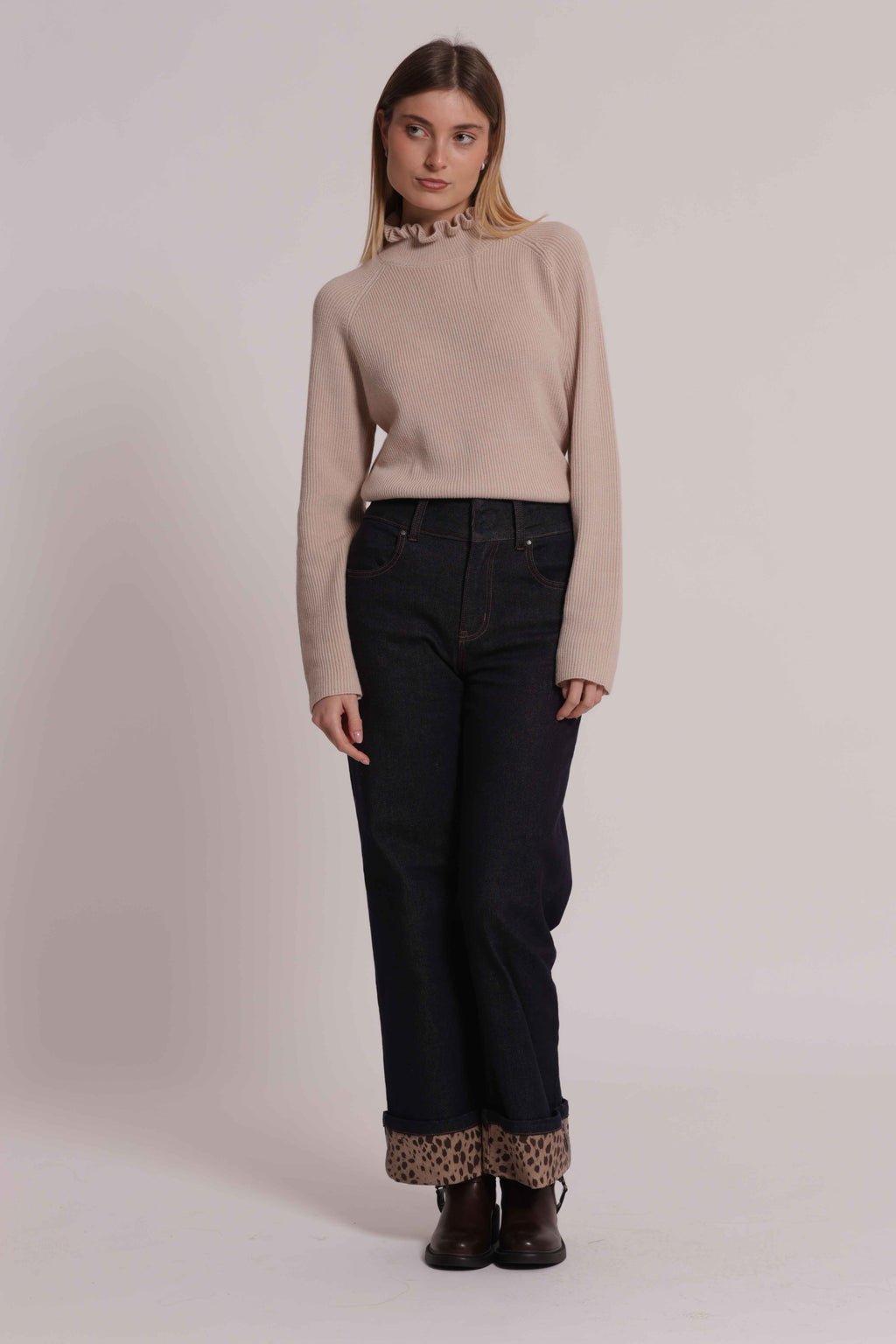 JEANS CON RISVOLTO ANIMALIER