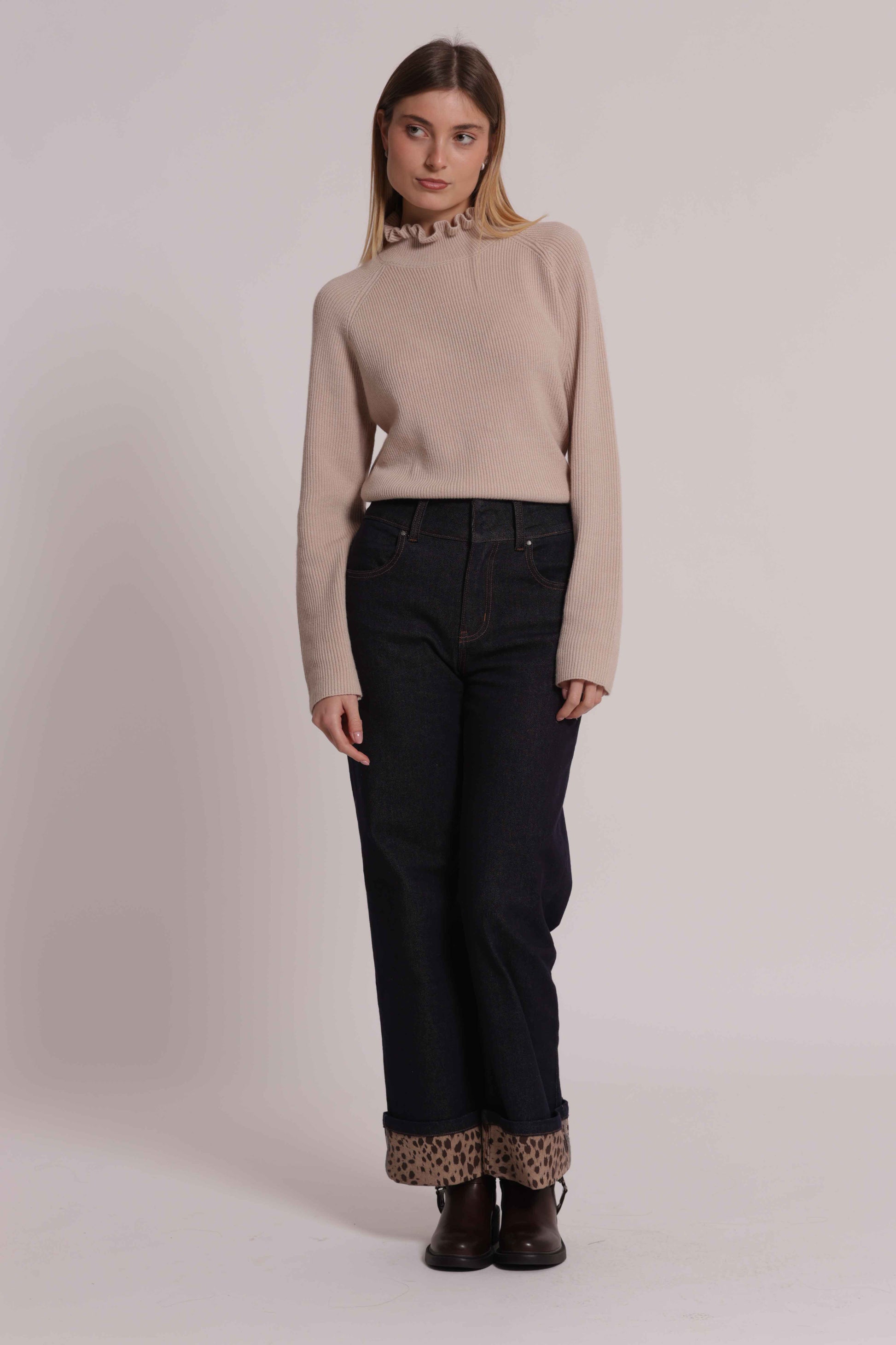 JEANS CON RISVOLTO ANIMALIER