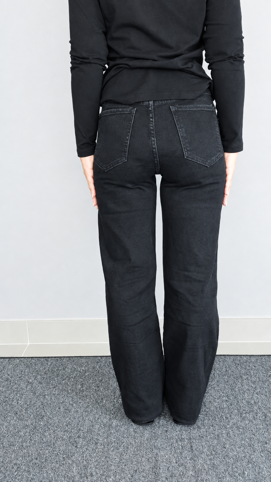 JEANS WIDE LEG CON BORCHIE E STRASS
