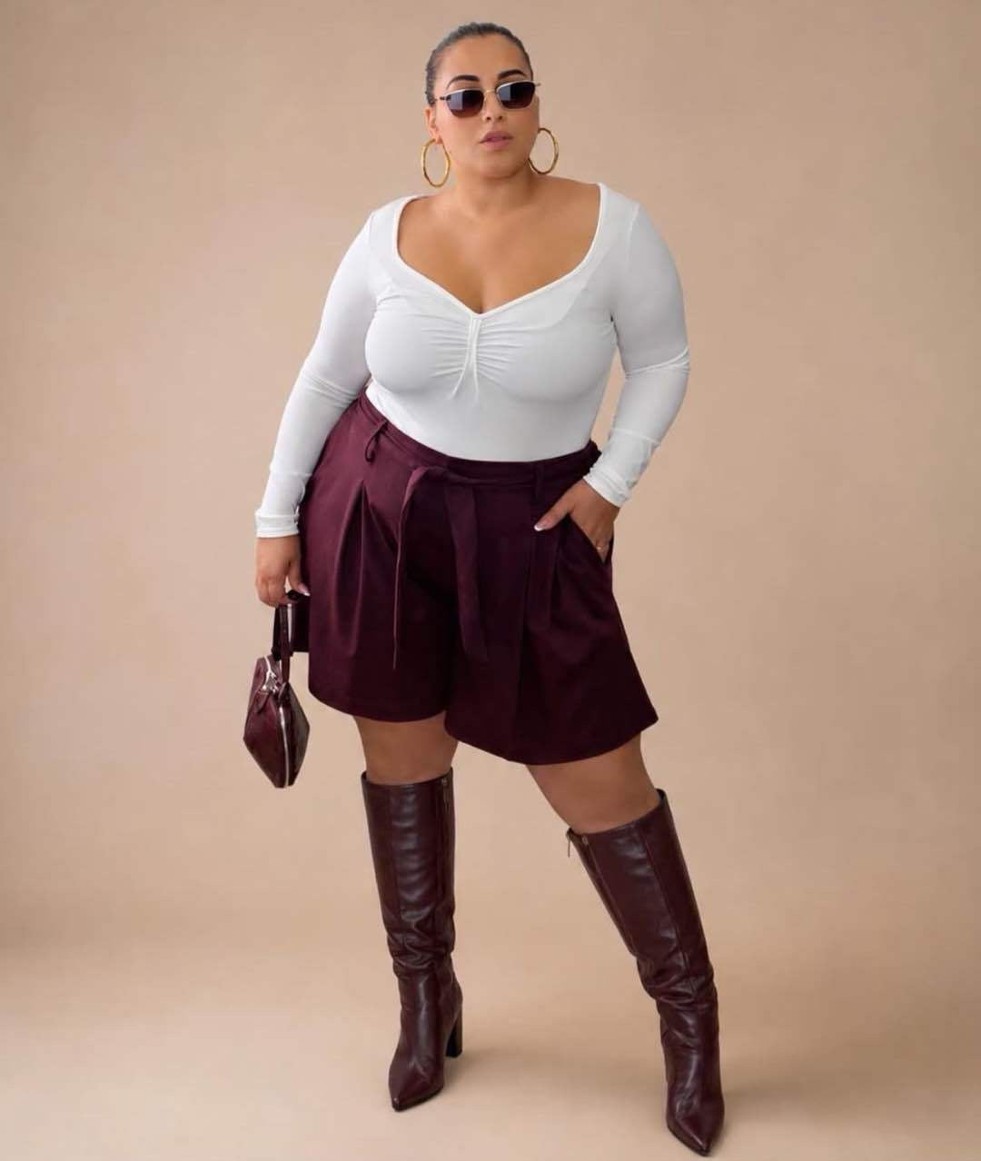 BODY CURVY LEA