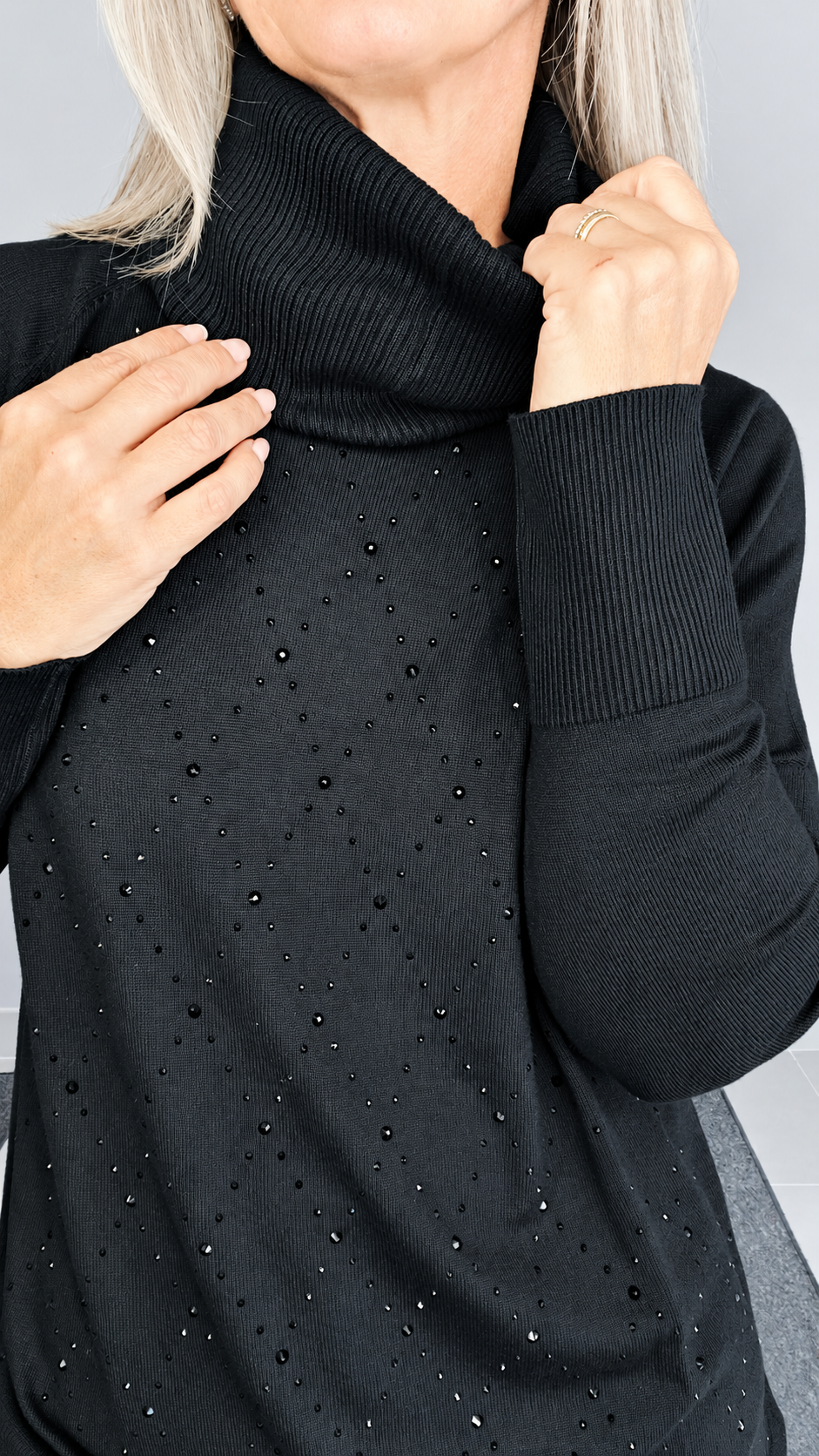 MAGLIA STRASS OVER E COLLO REMOVIBILE